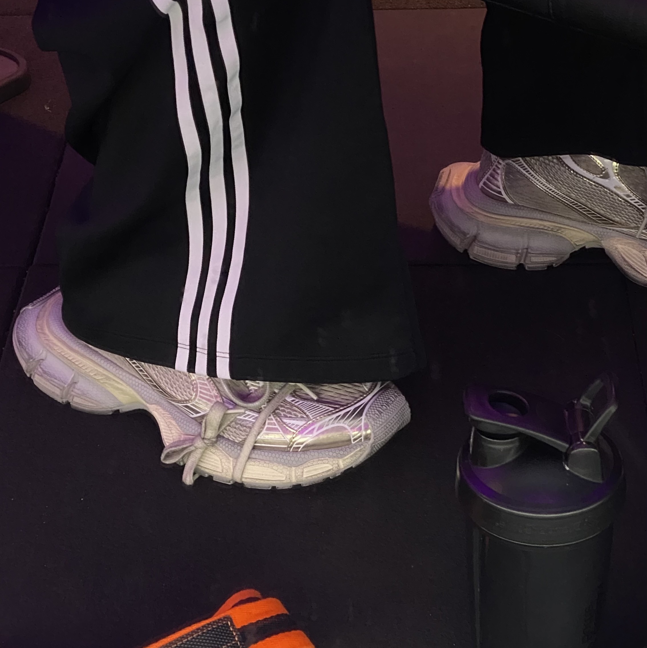 Balenciaga 3XL Sneakers Light Beige 착용 스타일 - 2