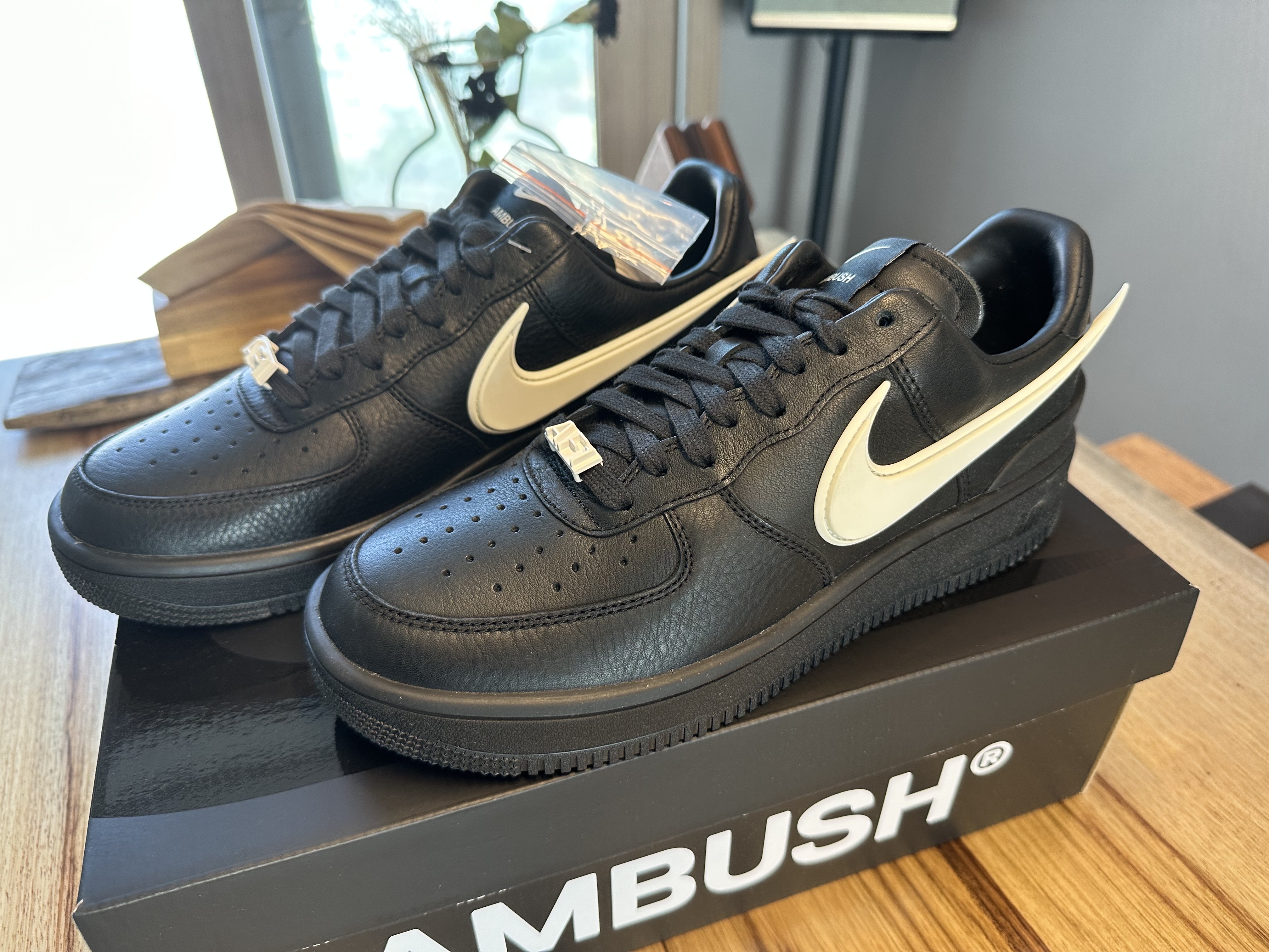 Nike x Ambush Air Force 1 Low SP Black 착용 스타일 - 2