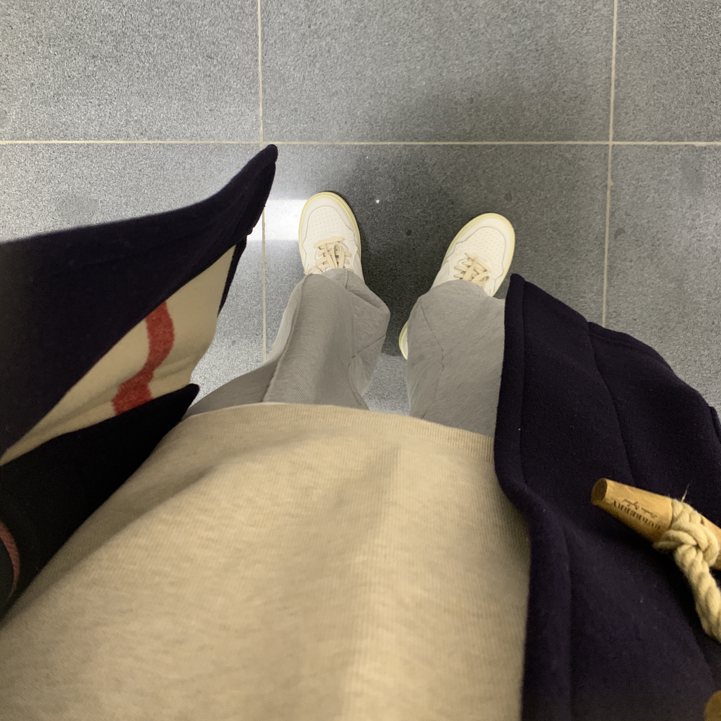 Autry Medalist Low Leather Sneakers White 착용 스타일