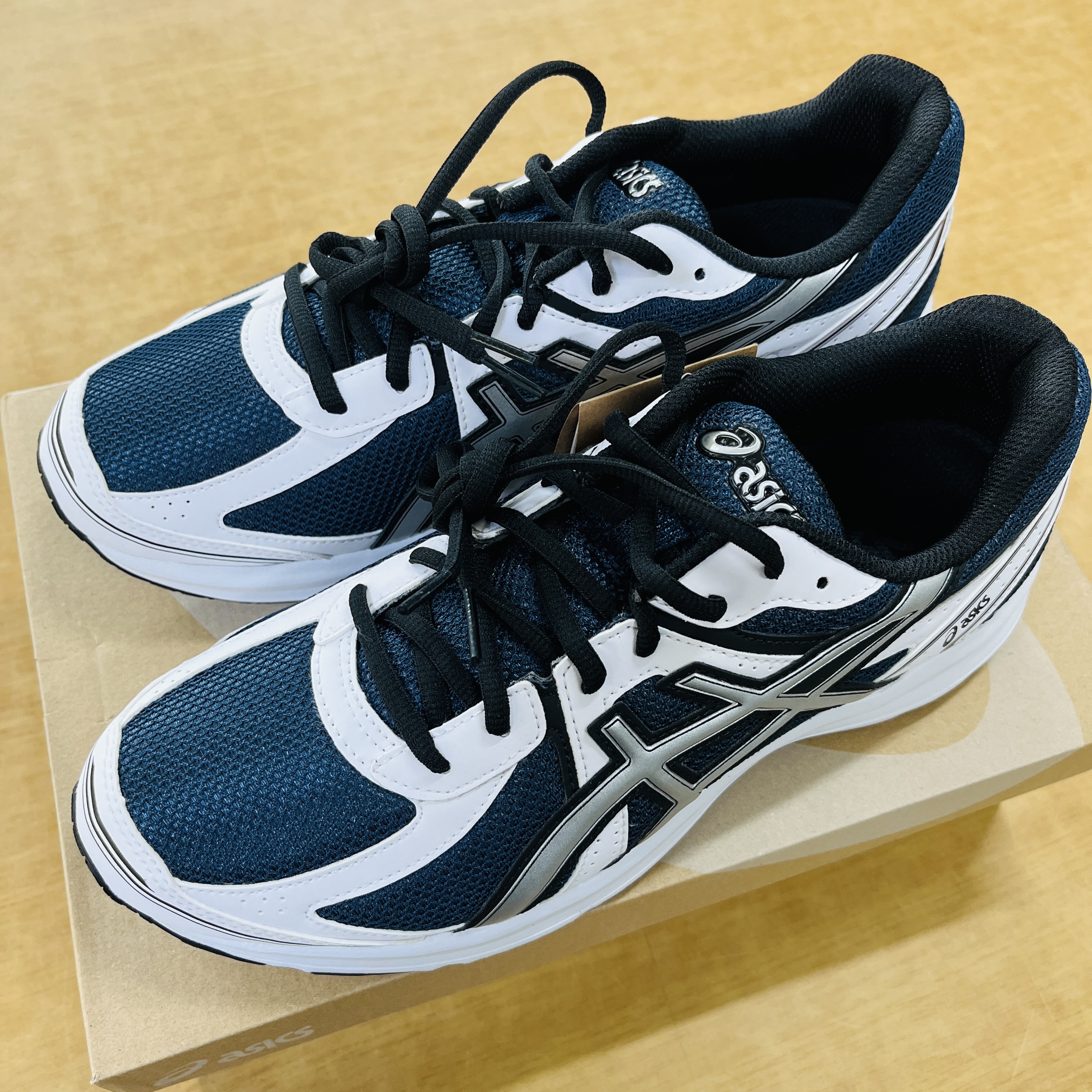 Asics Jog 100 S Navy Pure Silver - 2E Wide 착용 스타일 - 2