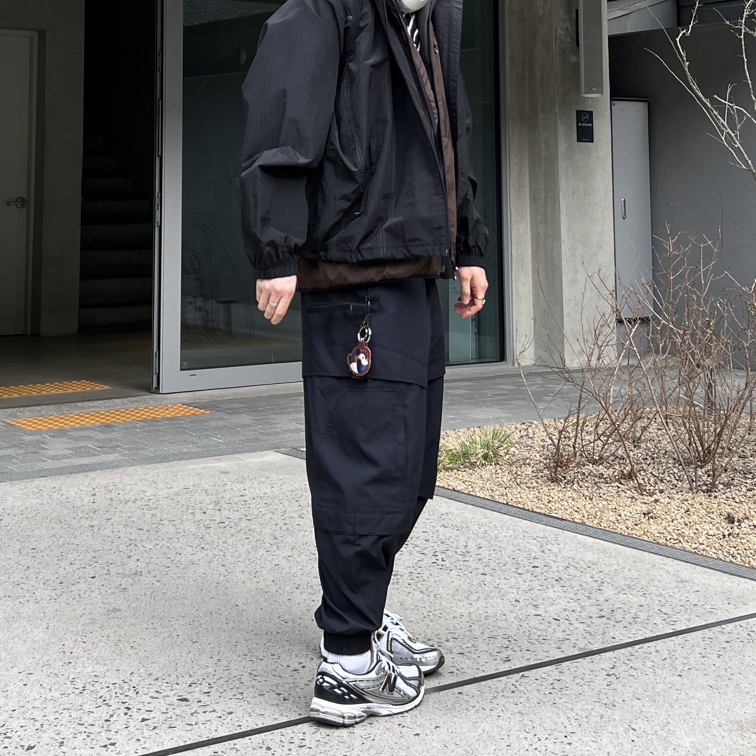 Open Yy Black Rabbit T-Shirt Black, New Balance 1906R White Gold 착용 스타일 - 5
