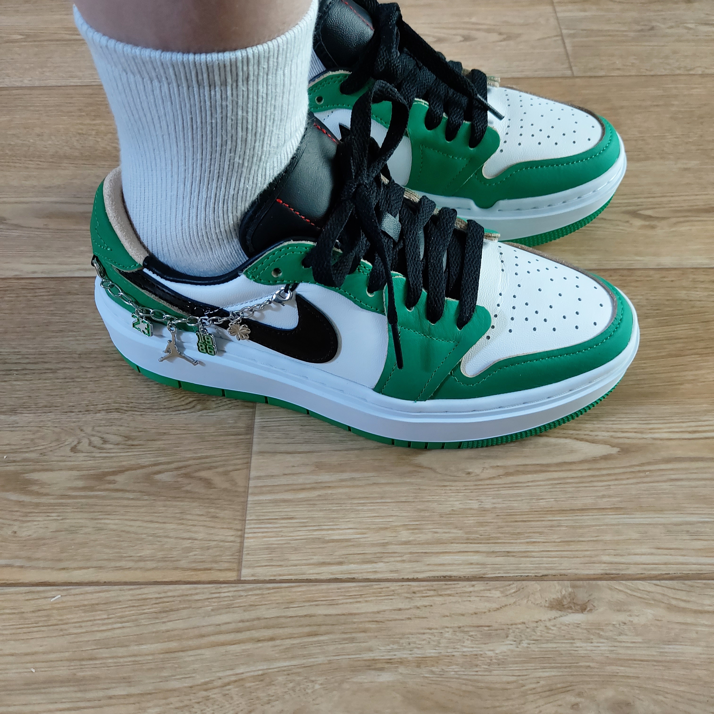 (W) Jordan 1 Elevate Low SE Lucky Green 착용 스타일