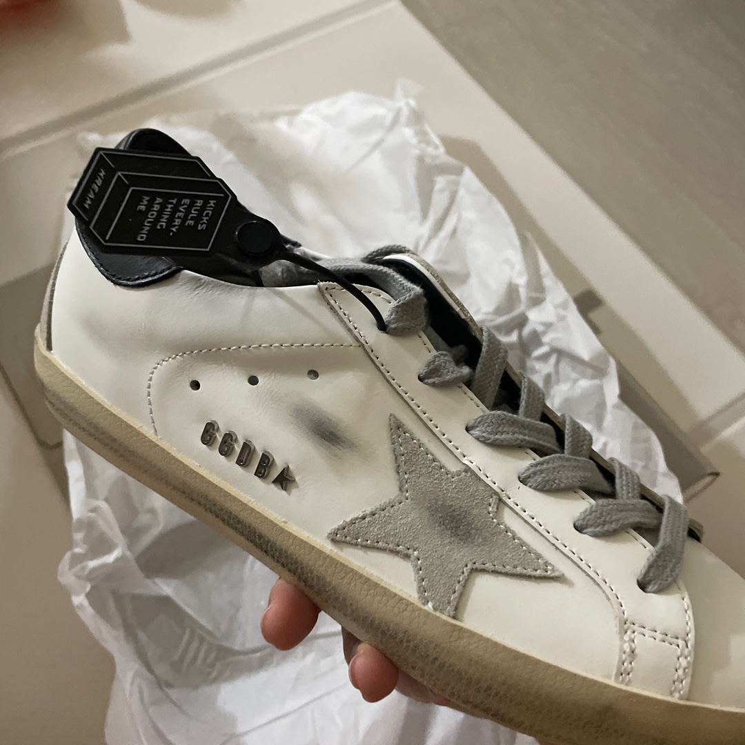 (W) Golden Goose Superstar White Black Heel Tab Sneakers 착용 스타일 - 1