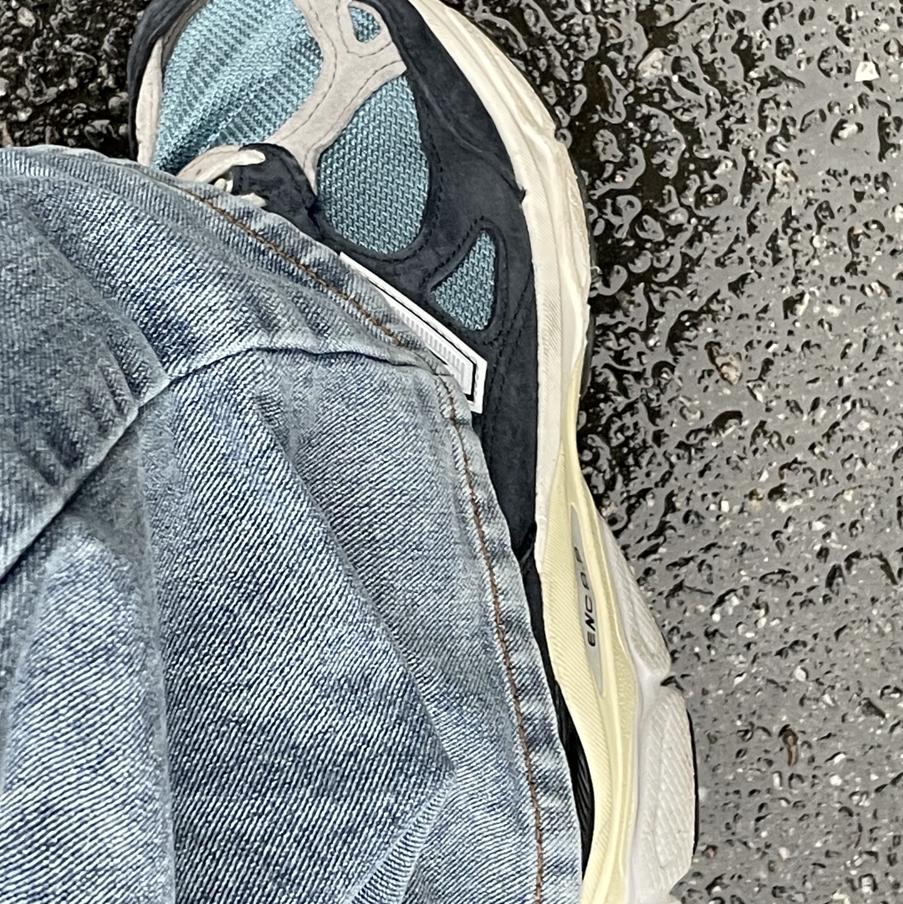 New Balance 990v3 Made in USA Navy Spring Tide 착용 스타일