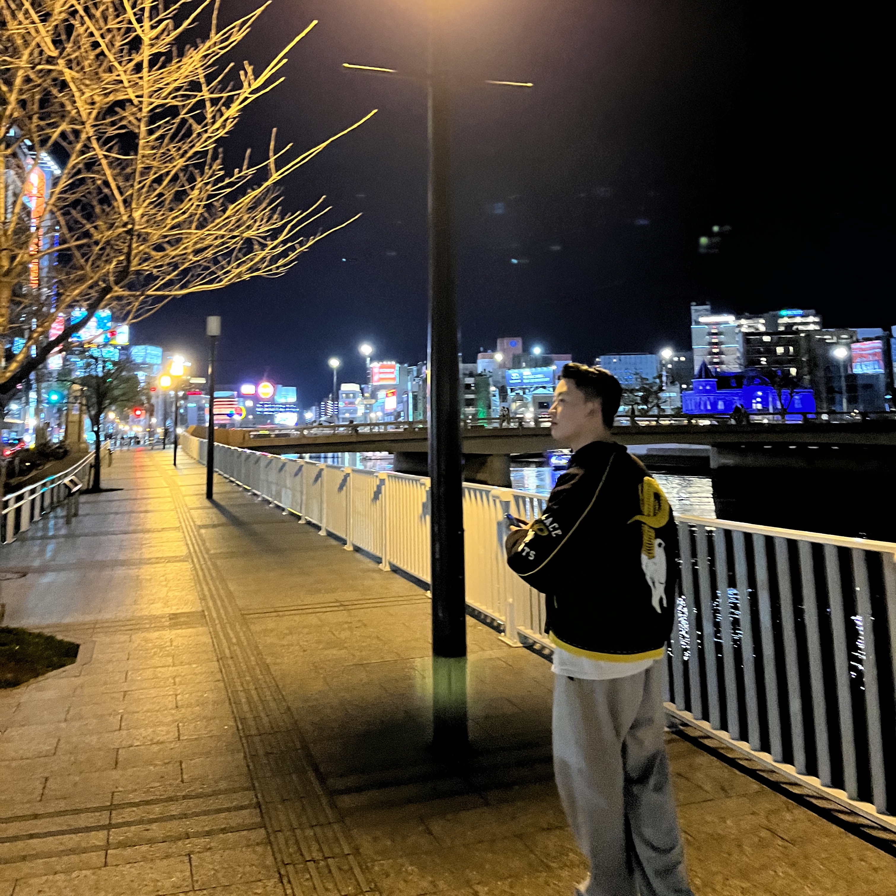 Palace Goats Varsity Jacket Black - 22SS, Supreme Field Side Bag Black - 23SS 착용 스타일 - 2