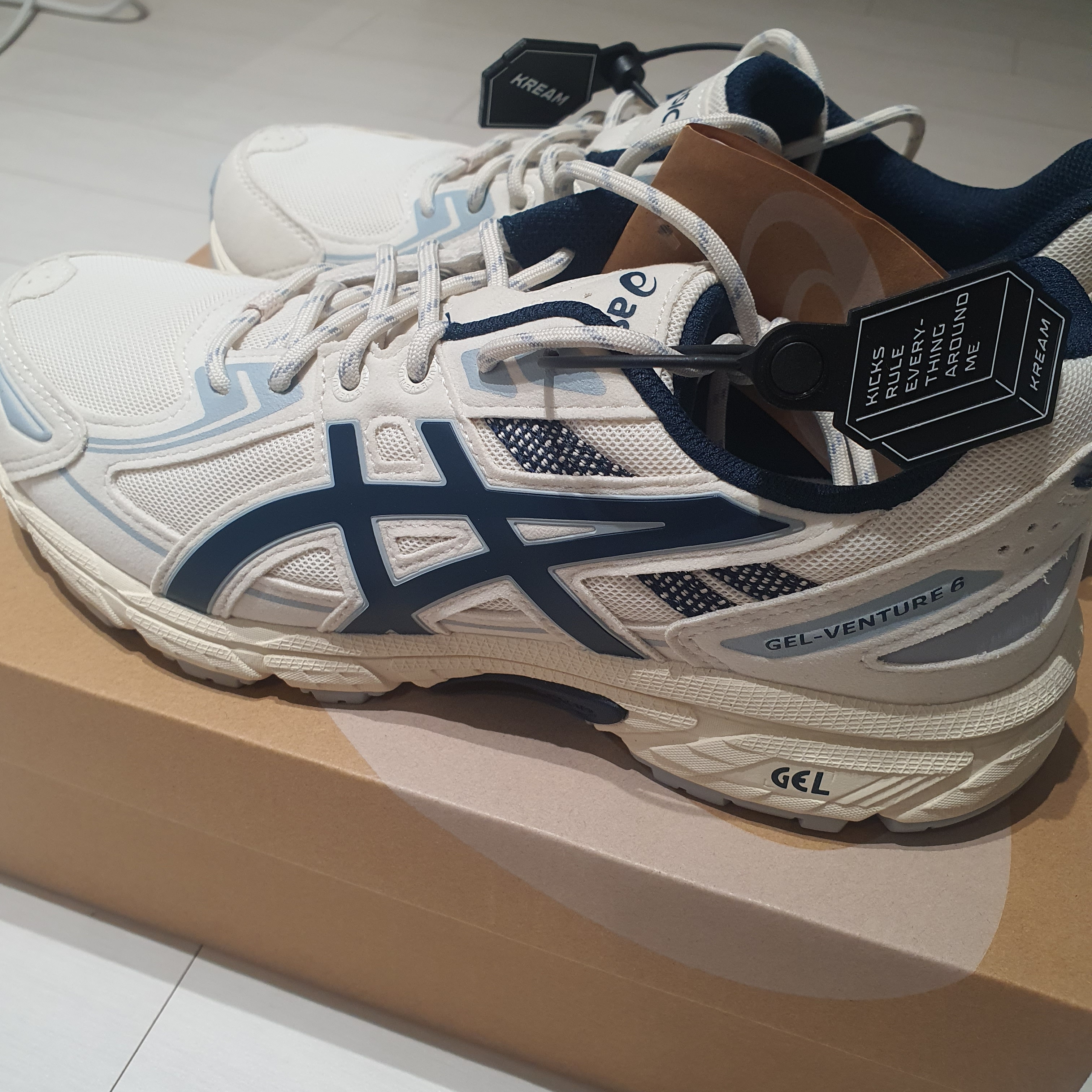 Asics Gel-Venture 6 SPS Birch French Blue 착용 스타일 - 2