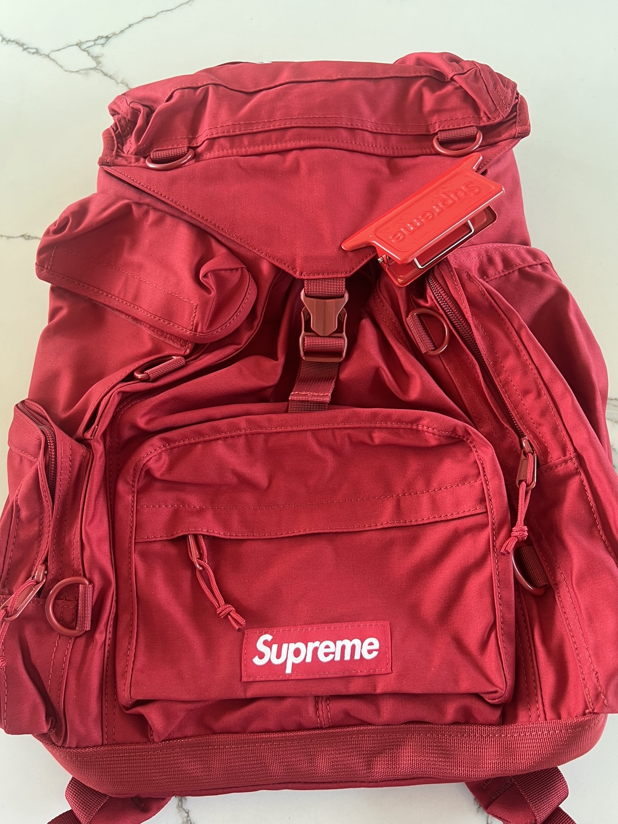 Supreme x Dulton Small Clips Multicolor (Set Of 3), Supreme Field Backpack Red - 23SS 착용 스타일 - 4