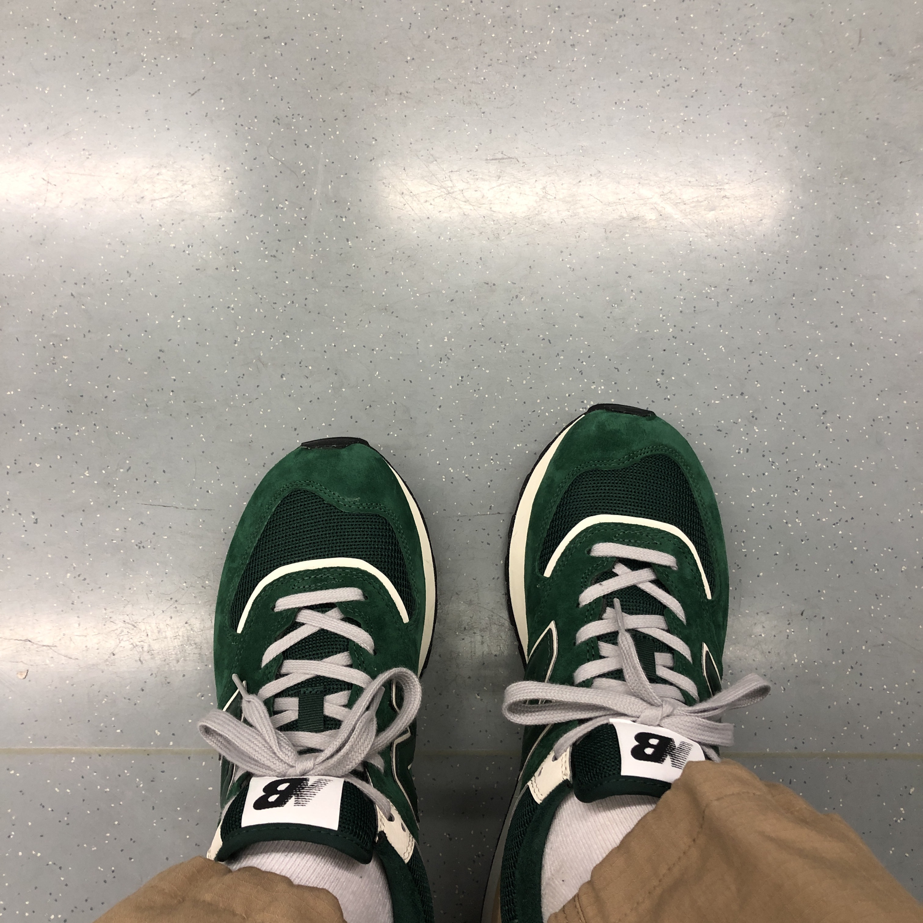 New Balance 574 Legacy Green 착용 스타일 - 2