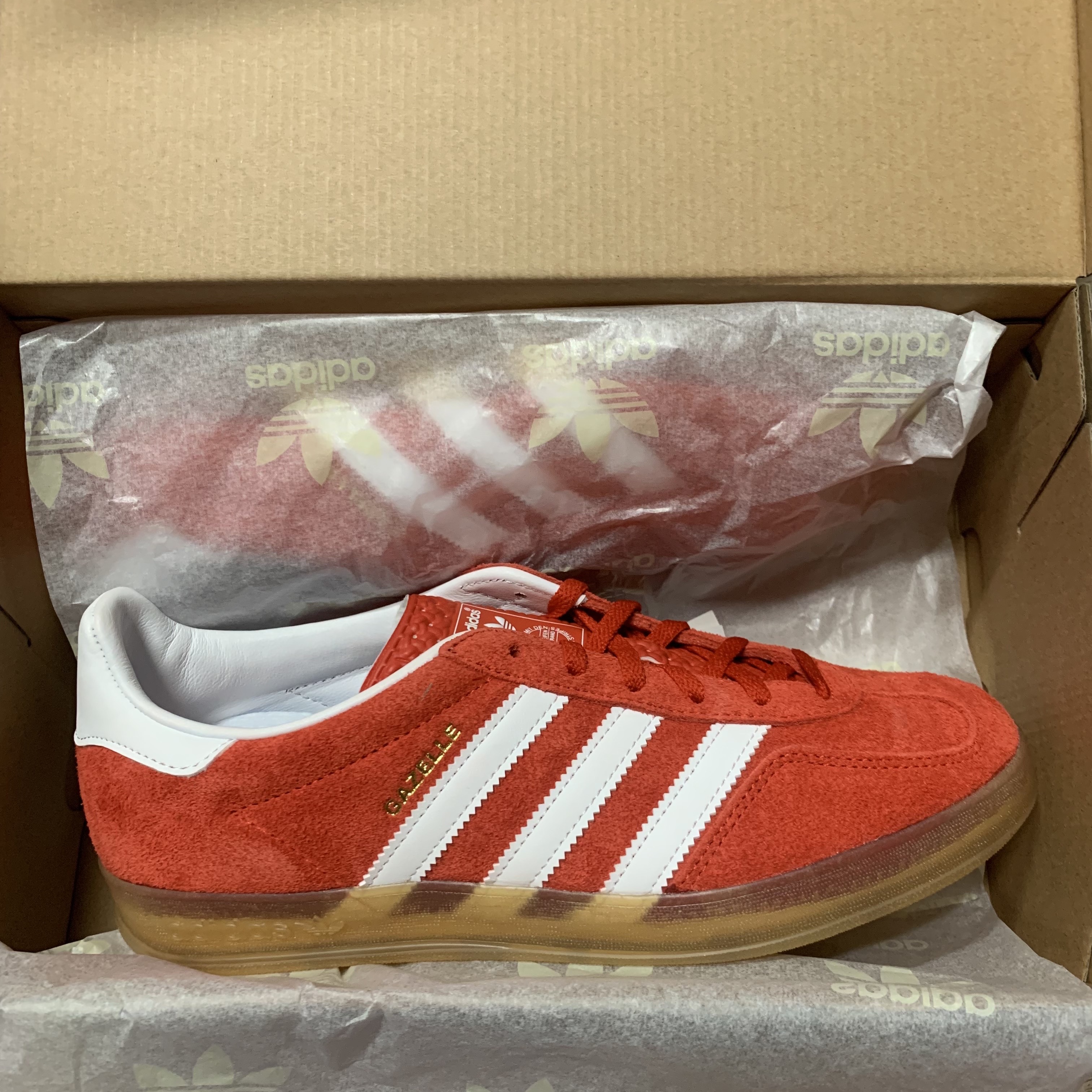 (W) Adidas Gazelle Indoor Bold Orange Cloud White 착용 스타일