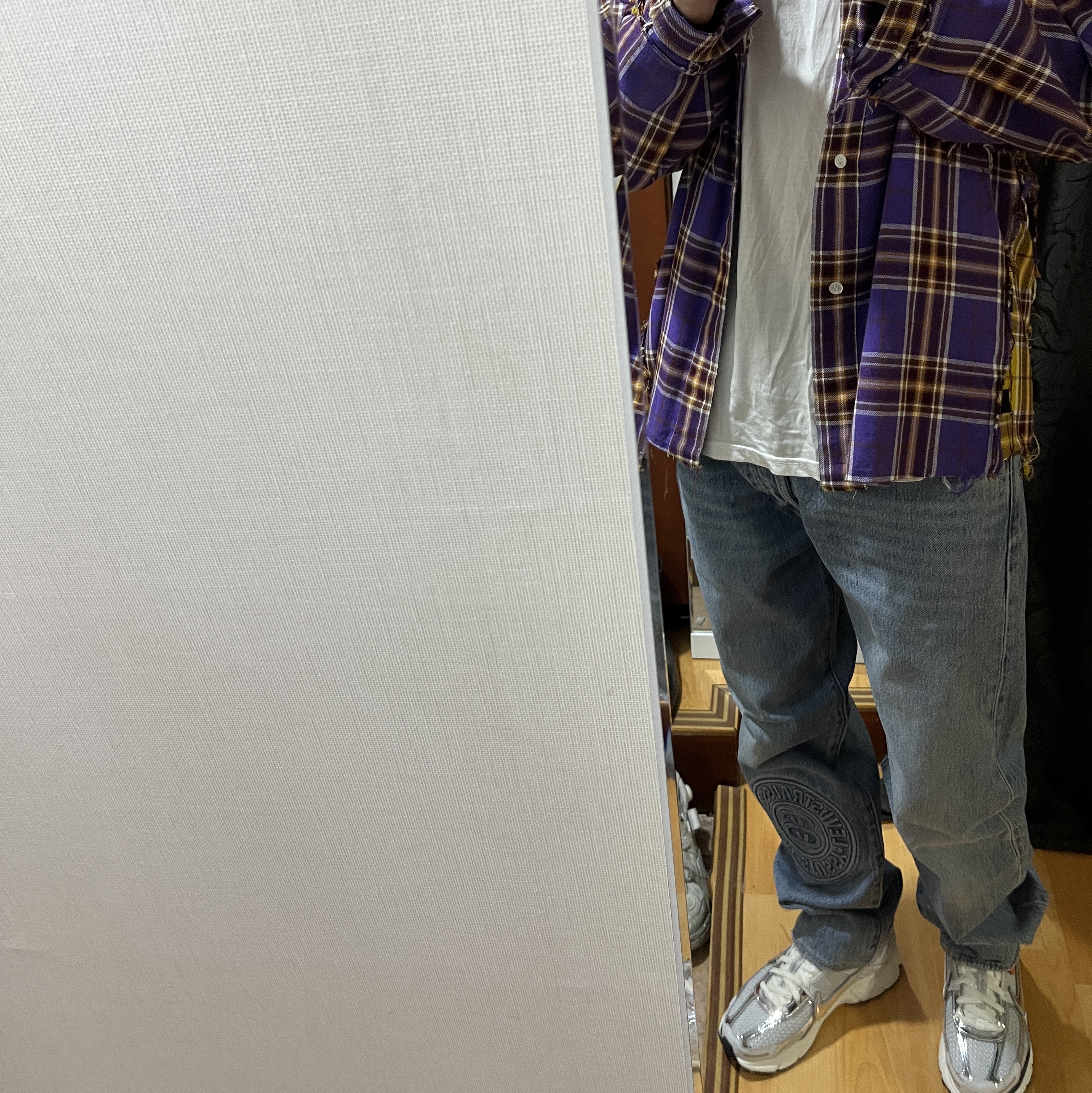 (W) Nike Zoom Vomero 5 Photon Dust and Metallic Silver, Stussy x Levi's Embossed 501 Jean Indigo 착용 스타일 - 2