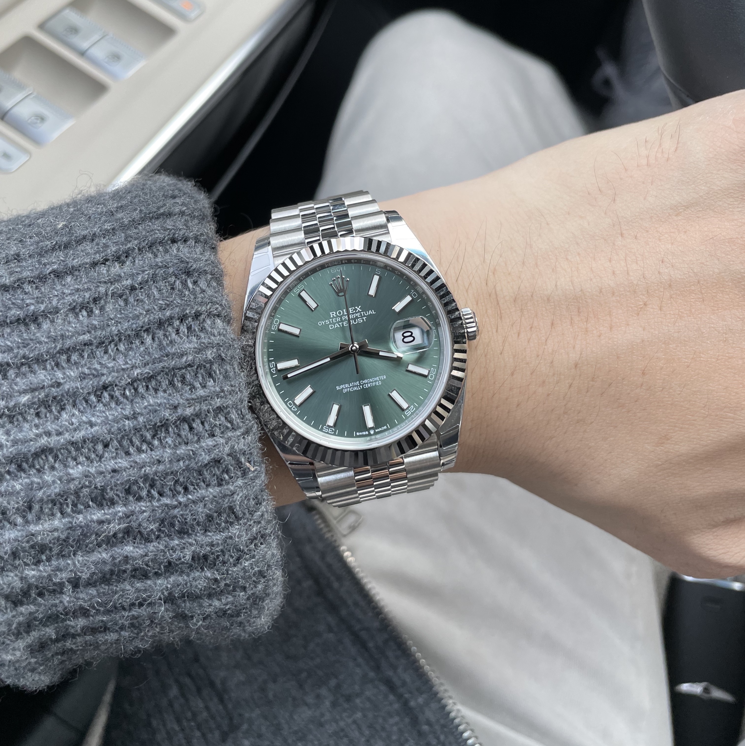 Rolex Datejust 41mm 126334 Mint Green Jubilee 착용 스타일
