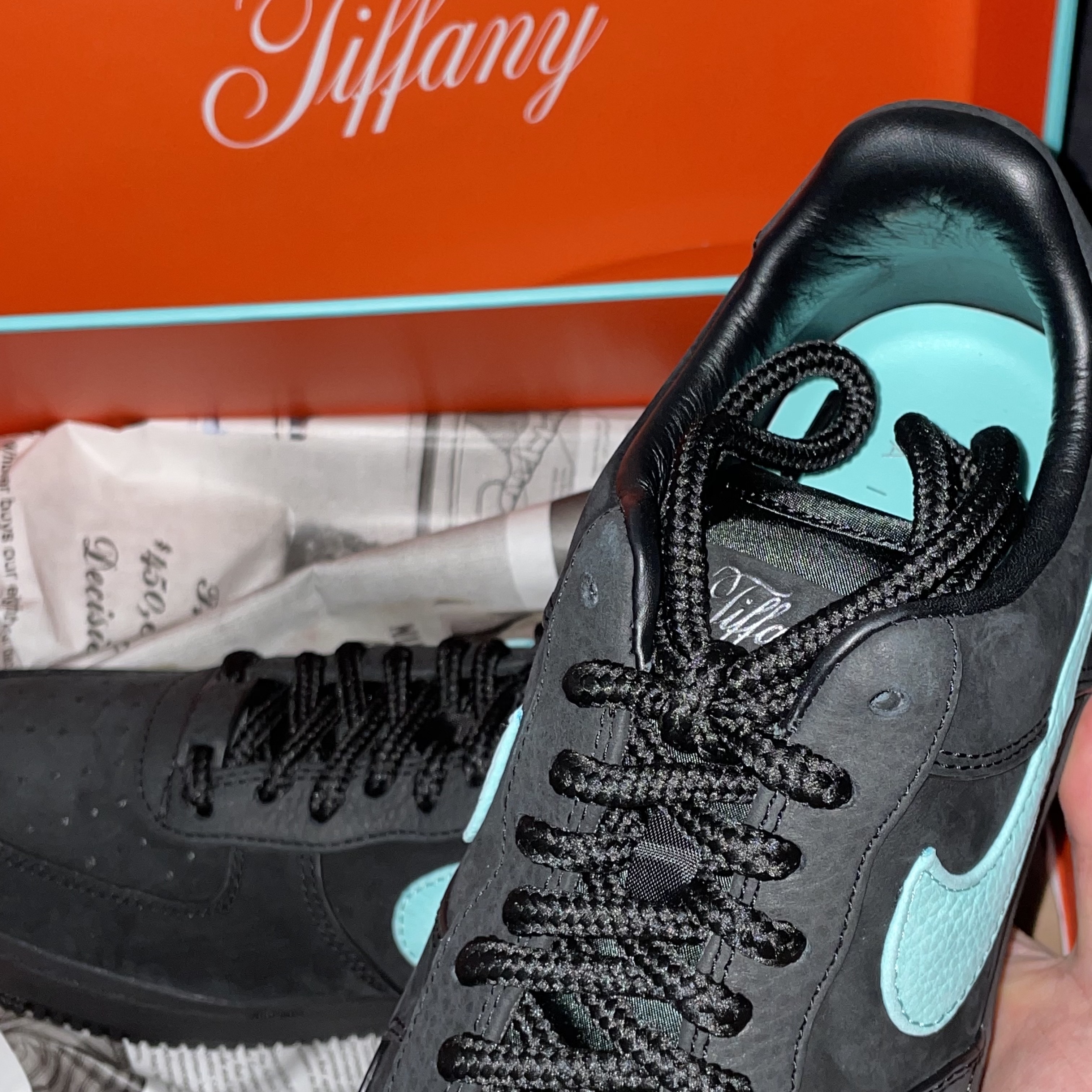 Nike x Tiffany & Co. Air Force 1 Low SP 1837 착용 스타일 - 3