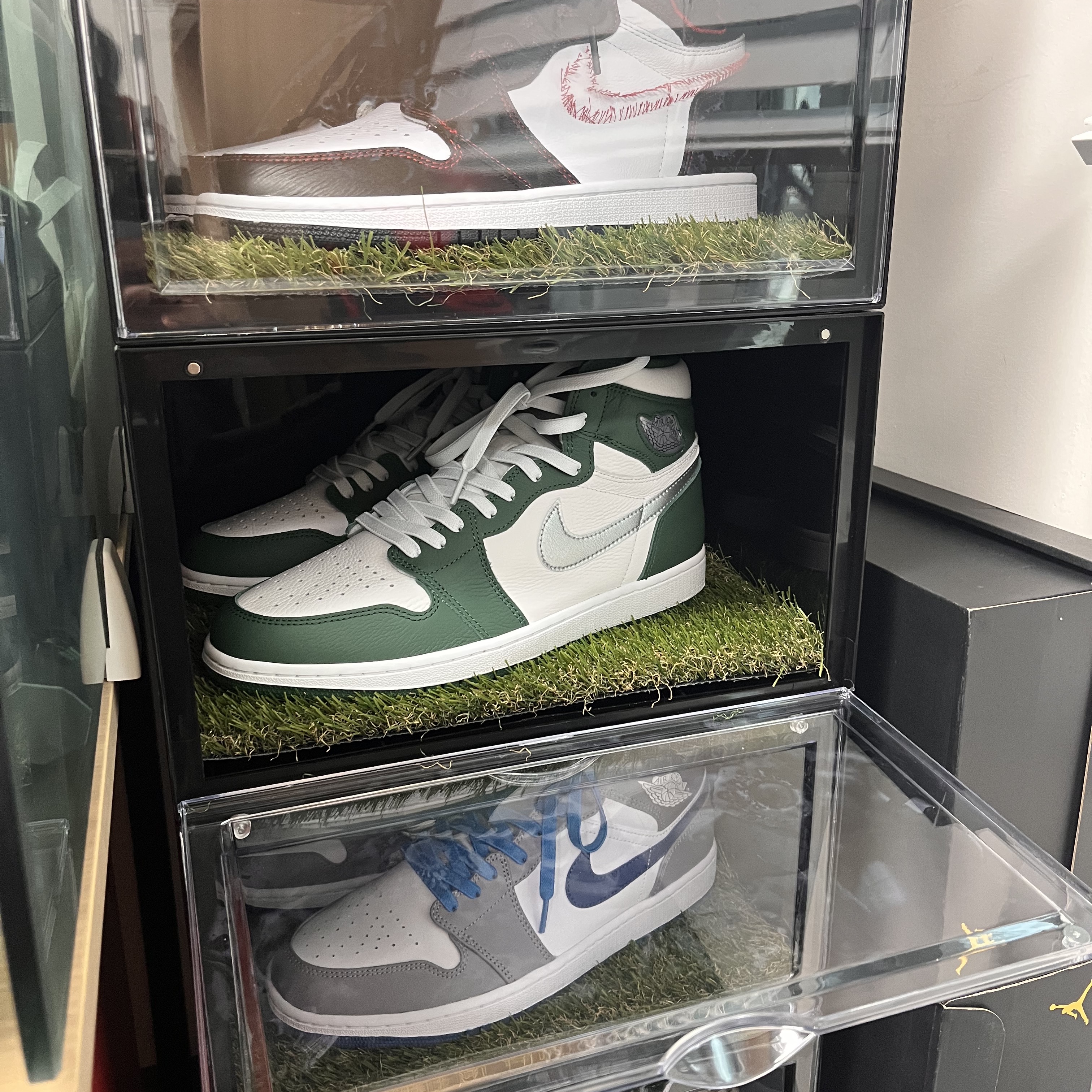 Jordan 1 Retro High OG Gorge Green, Jordan 1 Retro High Defiant White Black Gym Red 착용 스타일