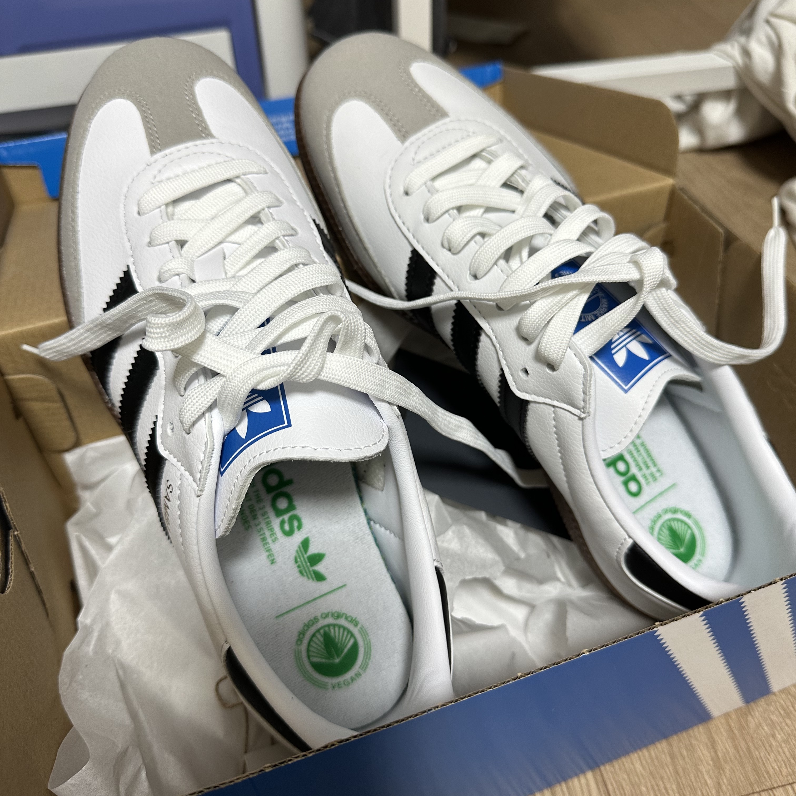 Adidas Samba Vegan White Black 착용 스타일