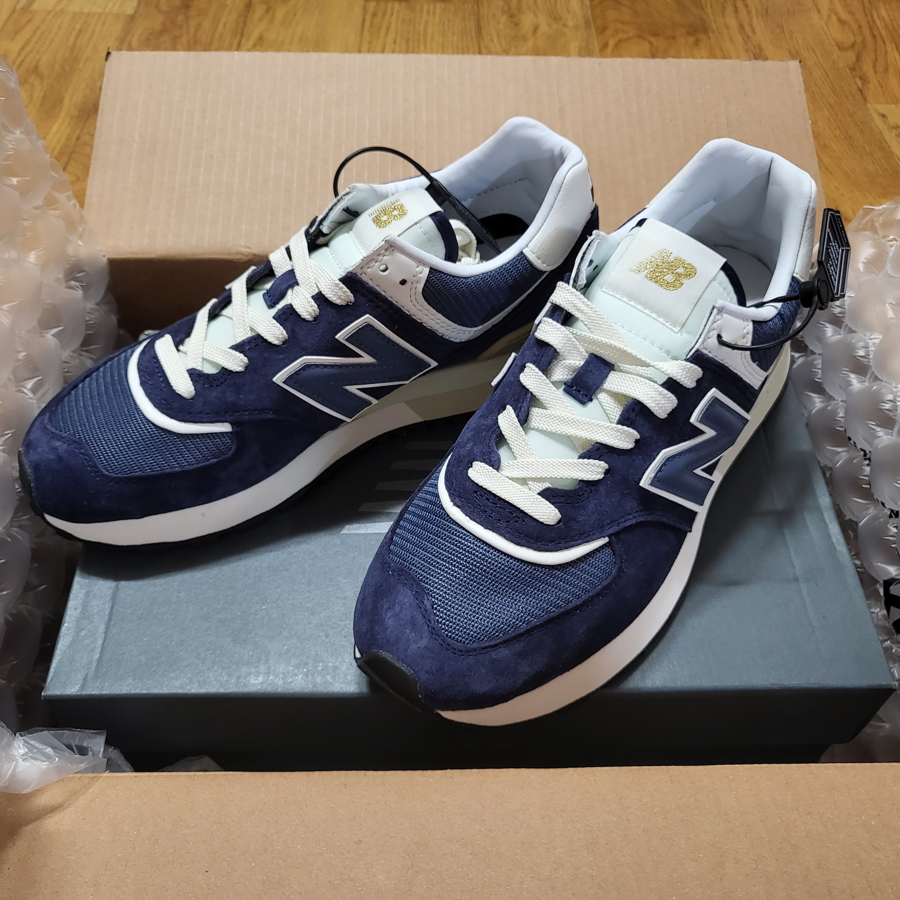 New Balance 574 Legacy Navy 착용 스타일 - 3