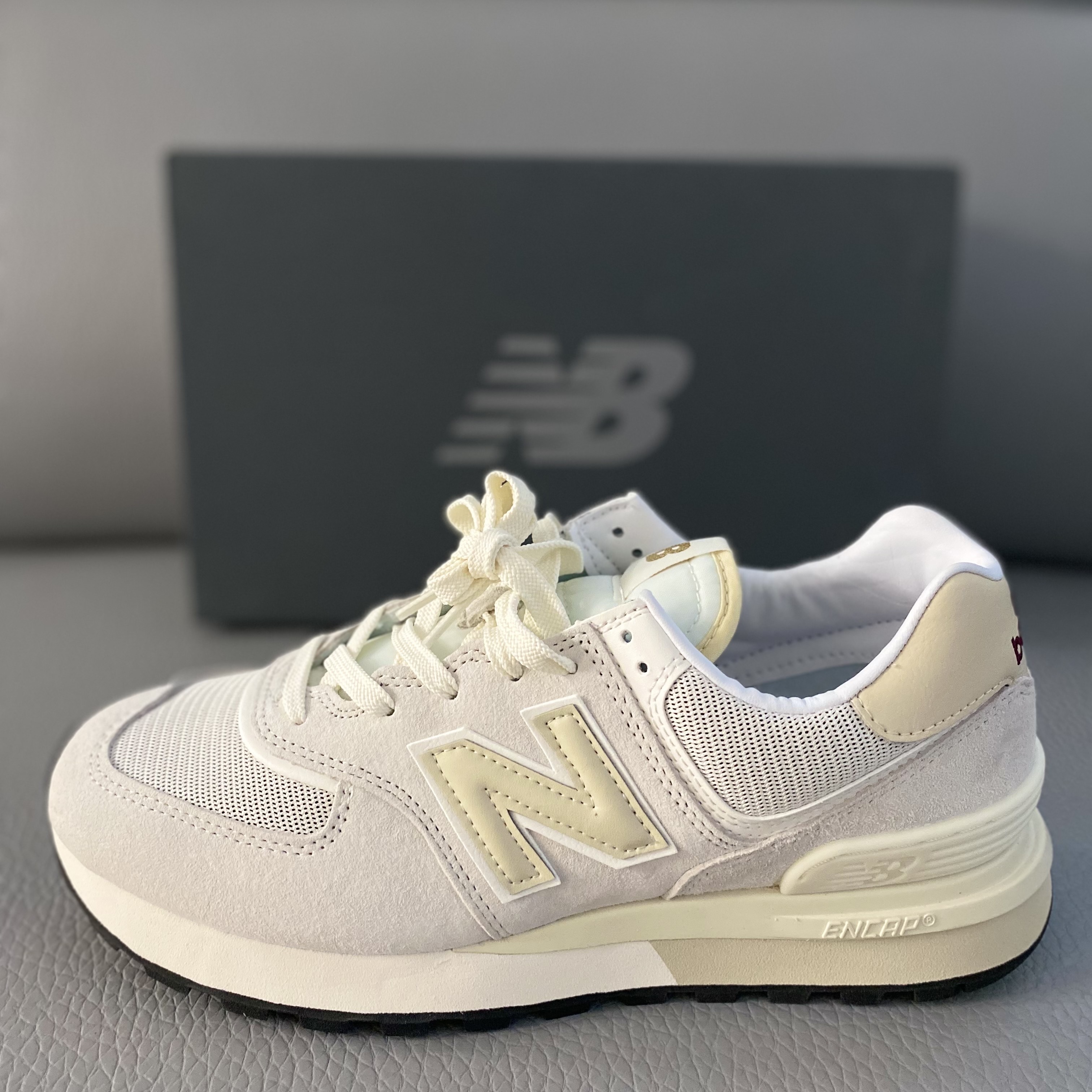 New Balance 574 Legacy Ivory 착용 스타일