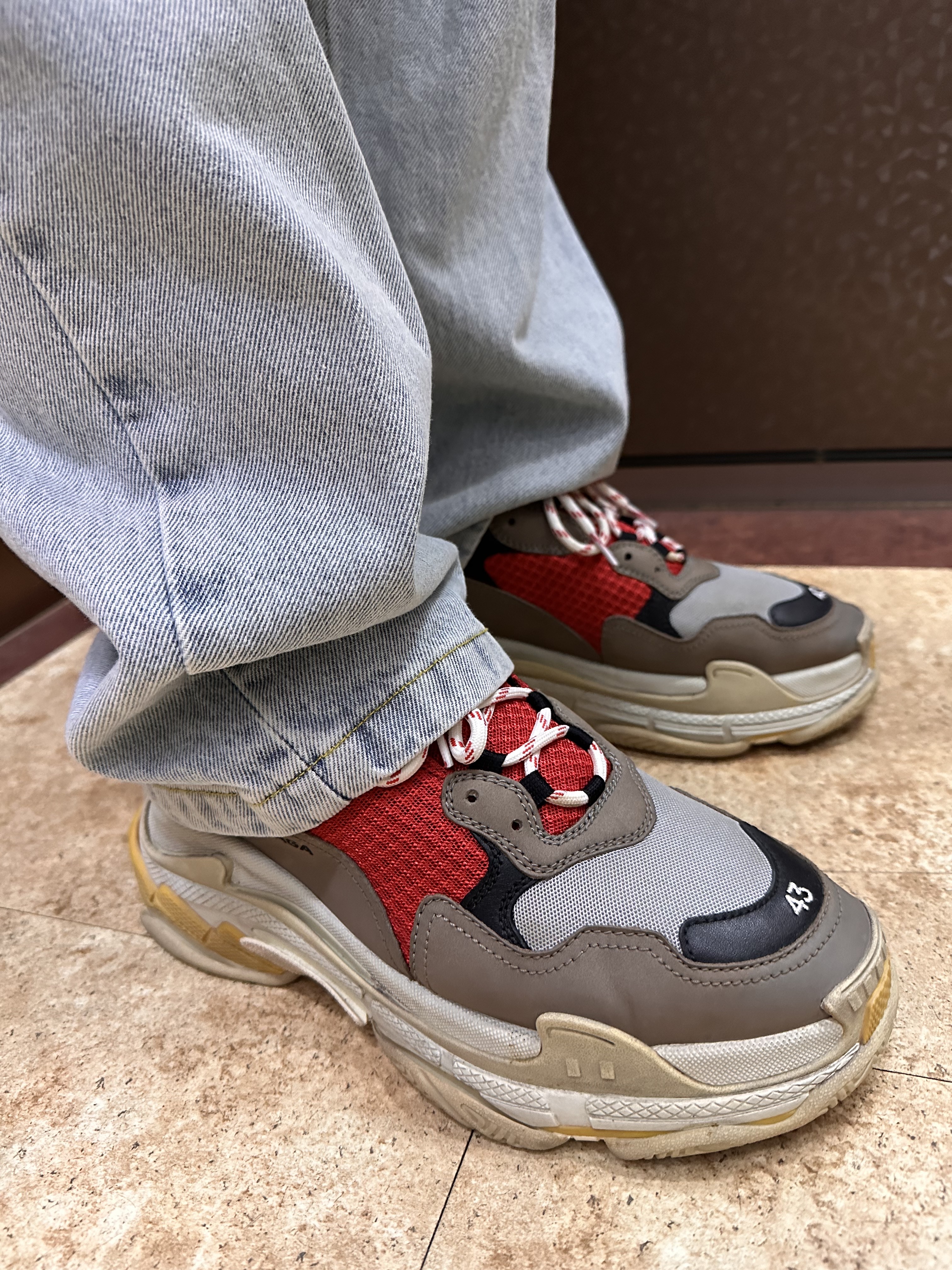 Balenciaga Triple S Trainer Blue Red, Supreme Gremlins Hockey Jersey White - 22FW 착용 스타일 - 3