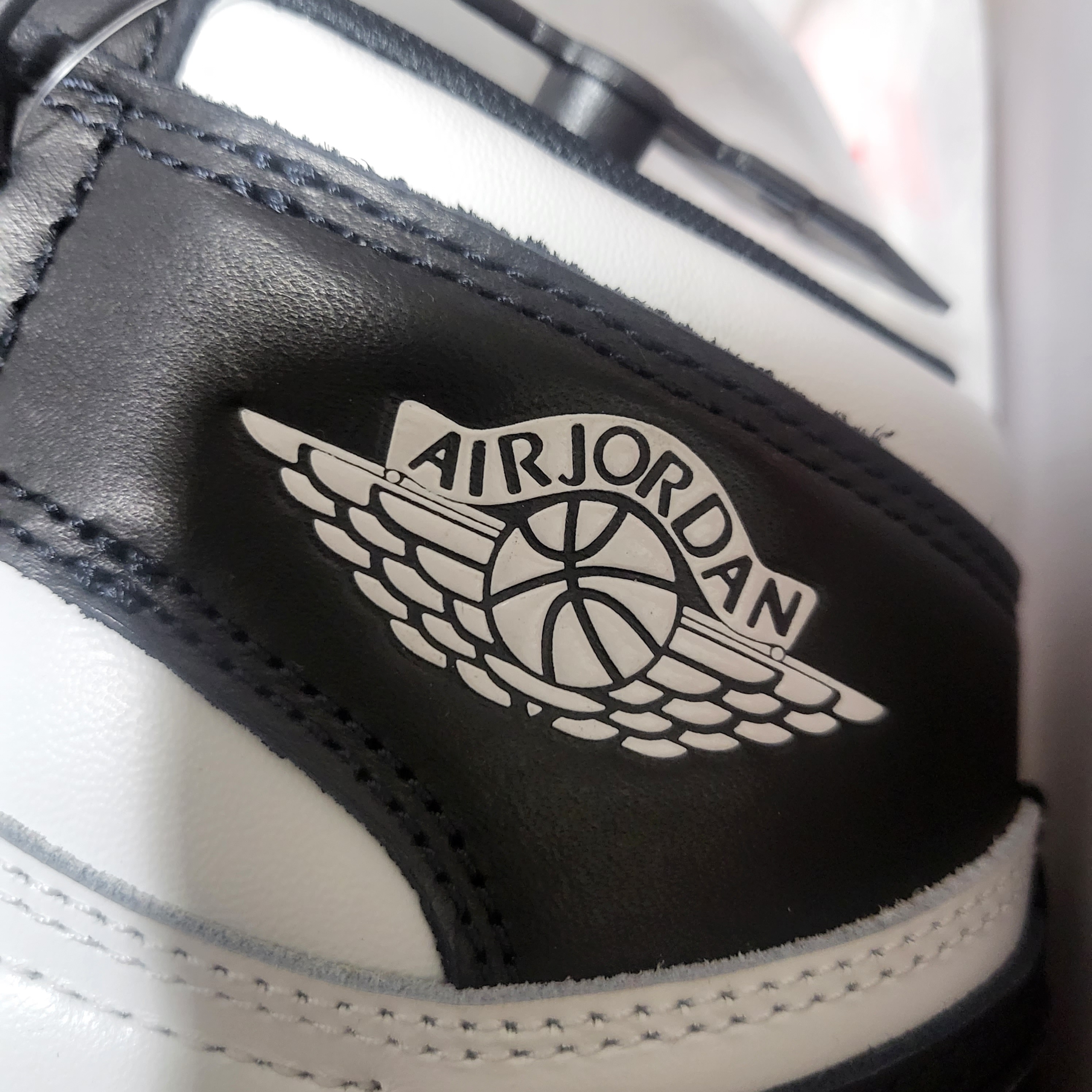 Jordan 1 High 85 Black White, Jordan 1 Retro High OG Chicago 2022 착용 스타일 - 1