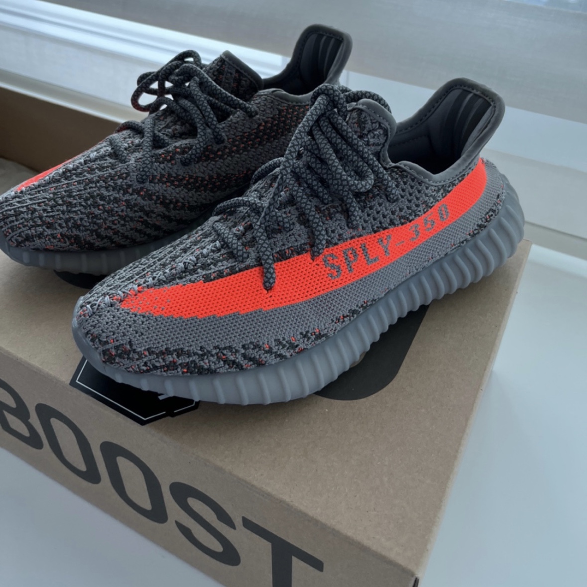Adidas Yeezy Boost 350 V2 Beluga - Reflective 착용 스타일 - 2