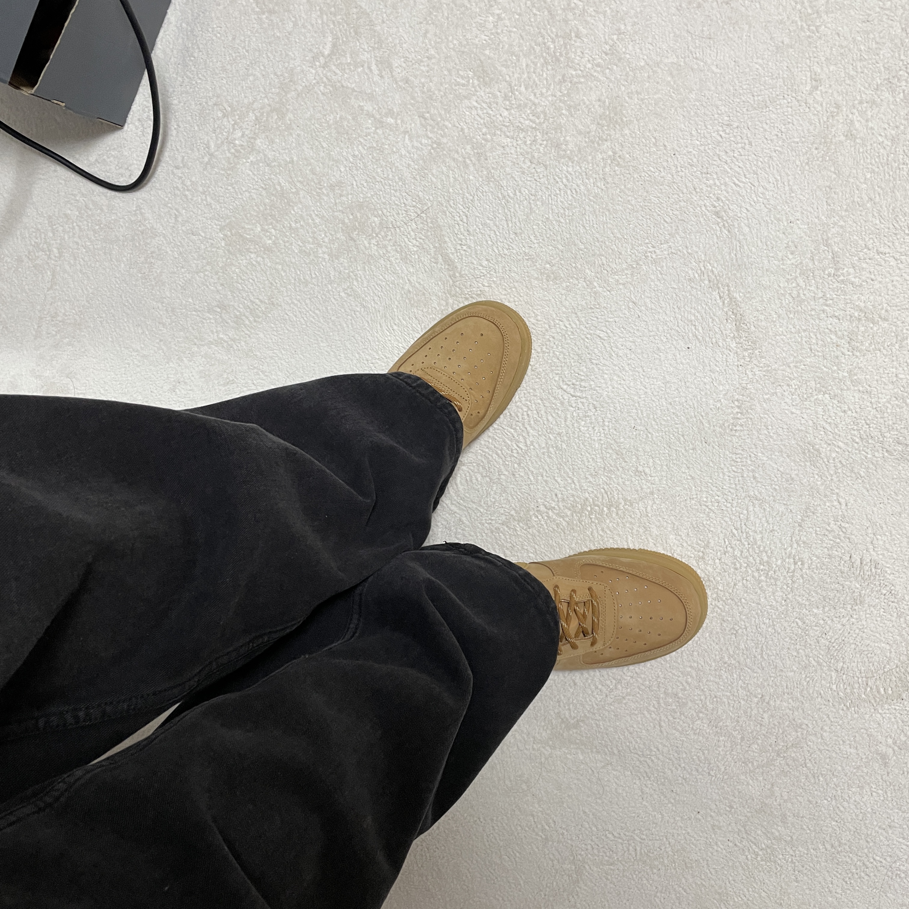 Nike Air Force 1 '07 WB Flax 착용 스타일