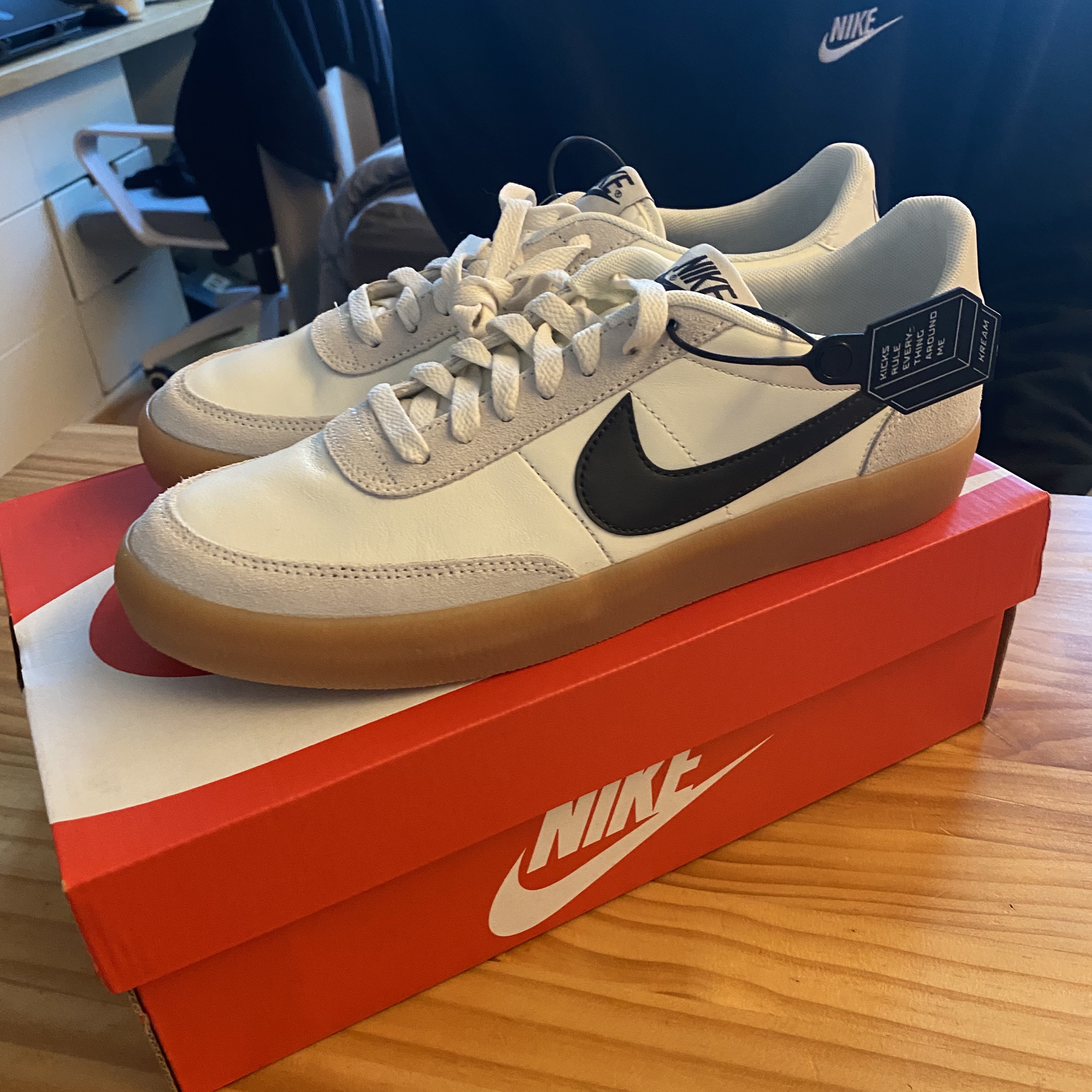Nike Killshot 2 Leather Sail Oil Grey Gum 착용 스타일