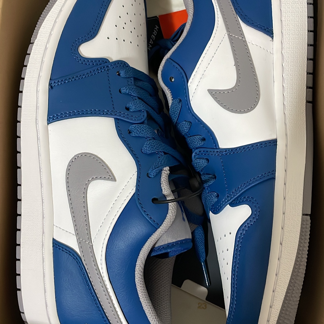 Jordan 1 Low True Blue Cement Grey 착용 스타일
