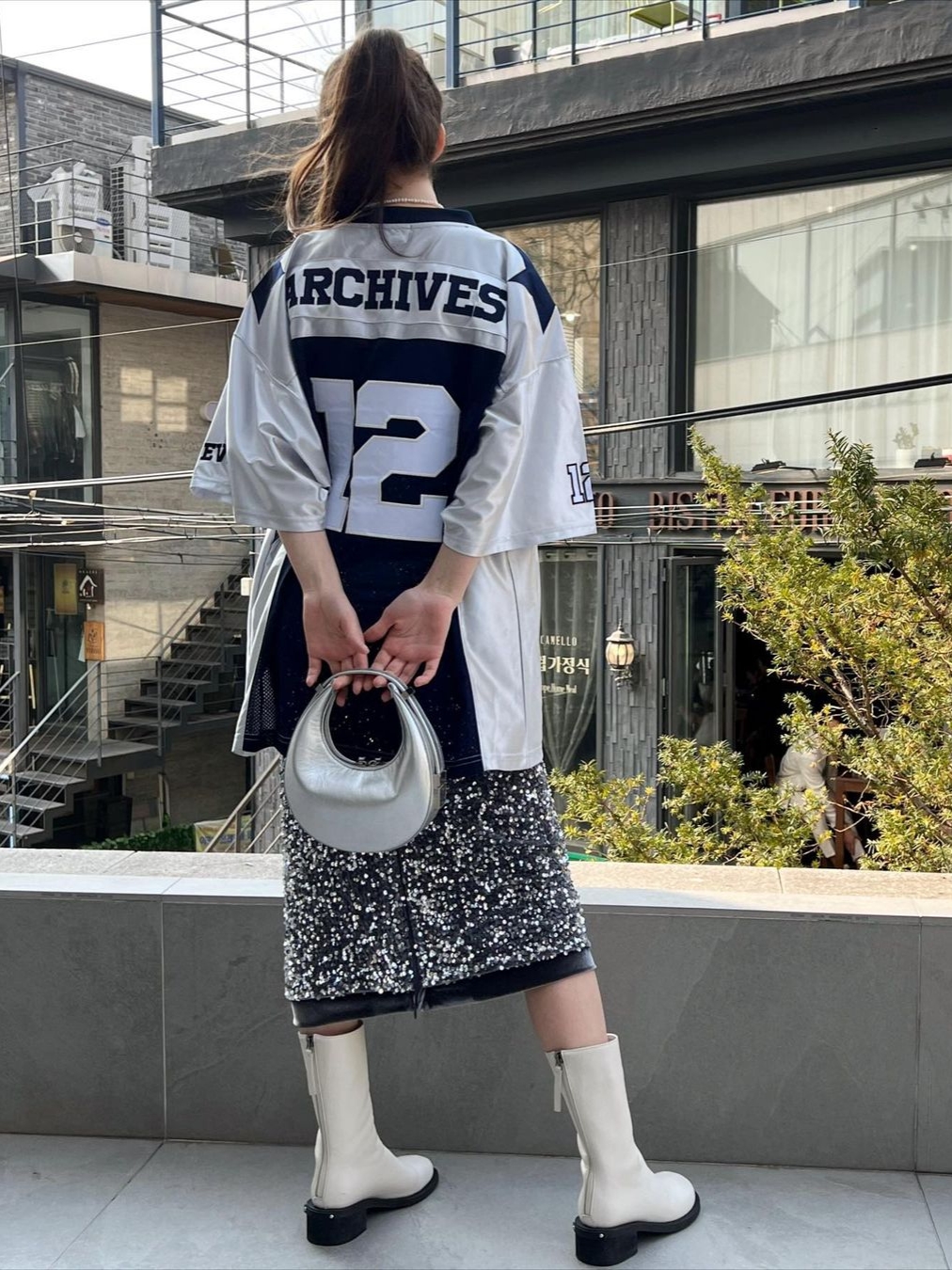 2000Archives Football T-Shirt Navy 착용 스타일