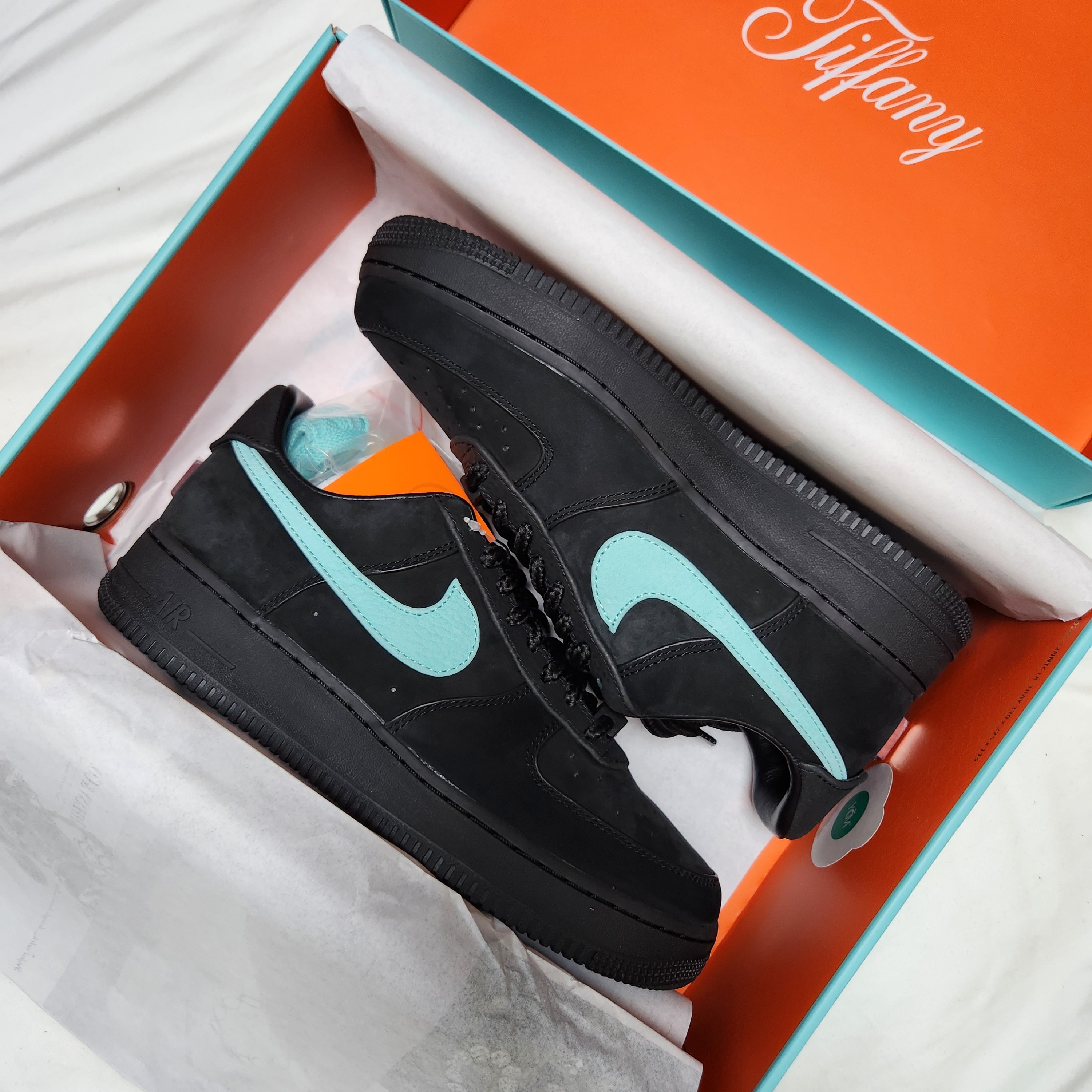Nike x Tiffany & Co. Air Force 1 Low SP 1837 착용 스타일 - 4