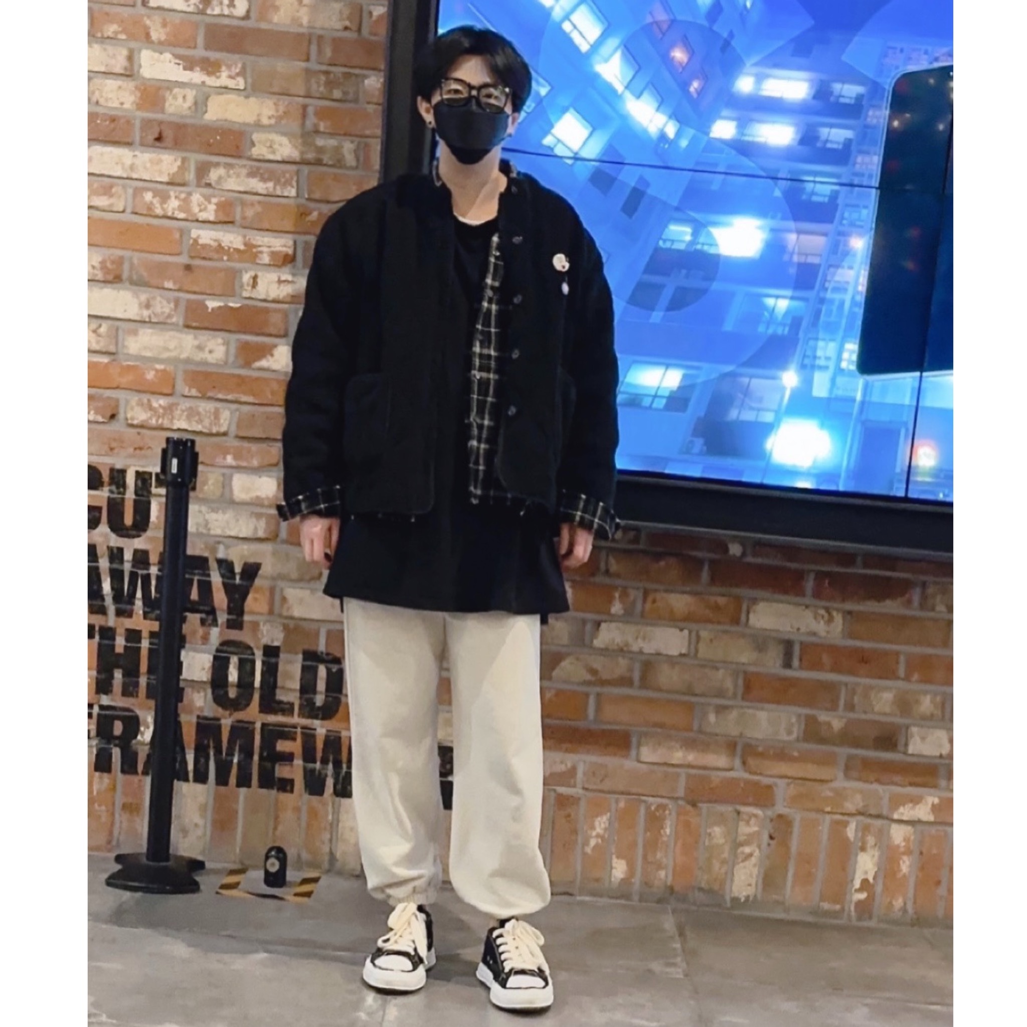 Maison Mihara Yasuhiro Peterson OG Sole Canvas Low Sneakers Black 착용 스타일