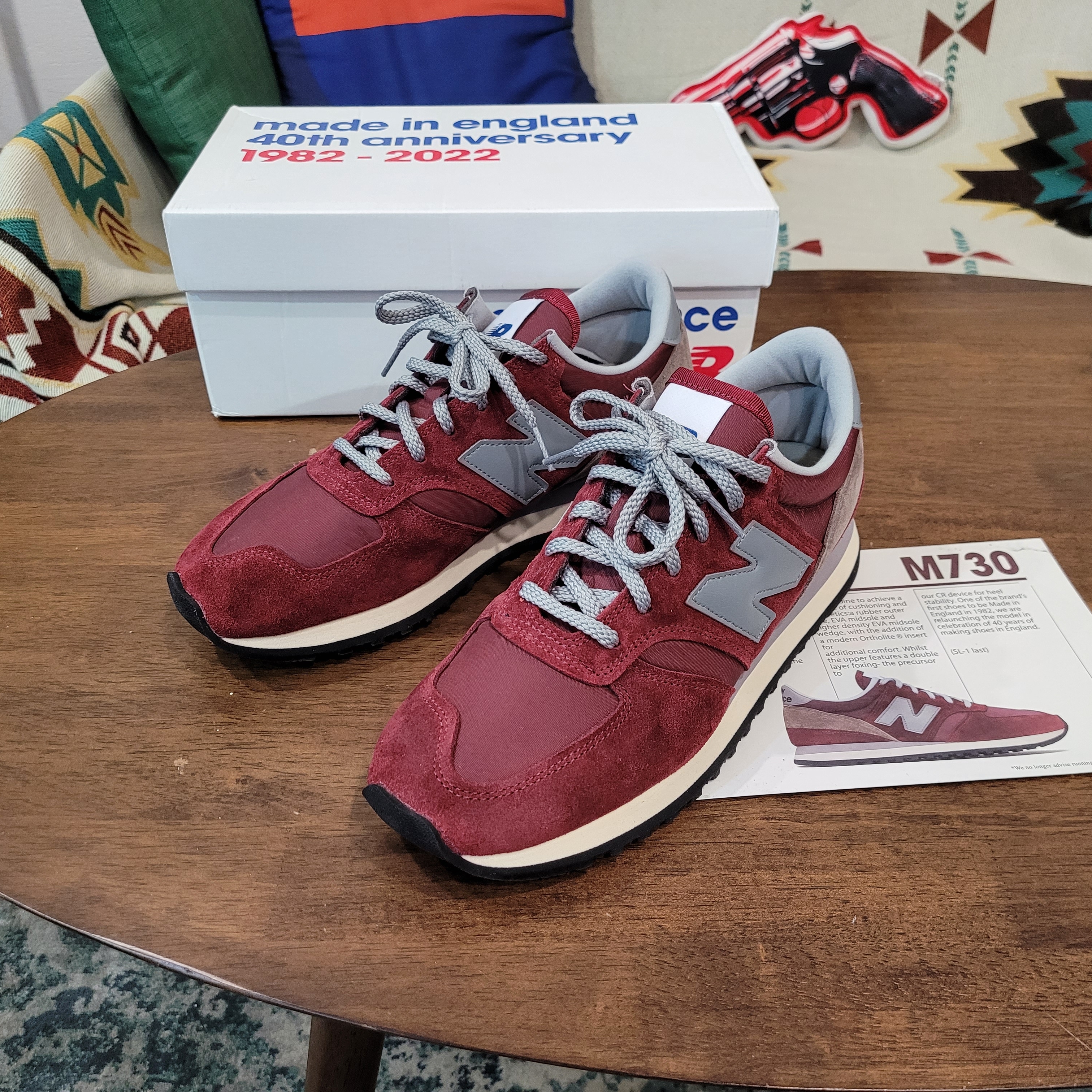 New Balance 730 Made in UK 40th Anniversary Burgundy 착용 스타일 - 4