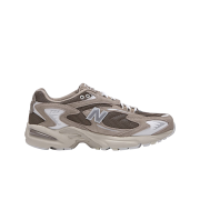 New Balance 725 Beige