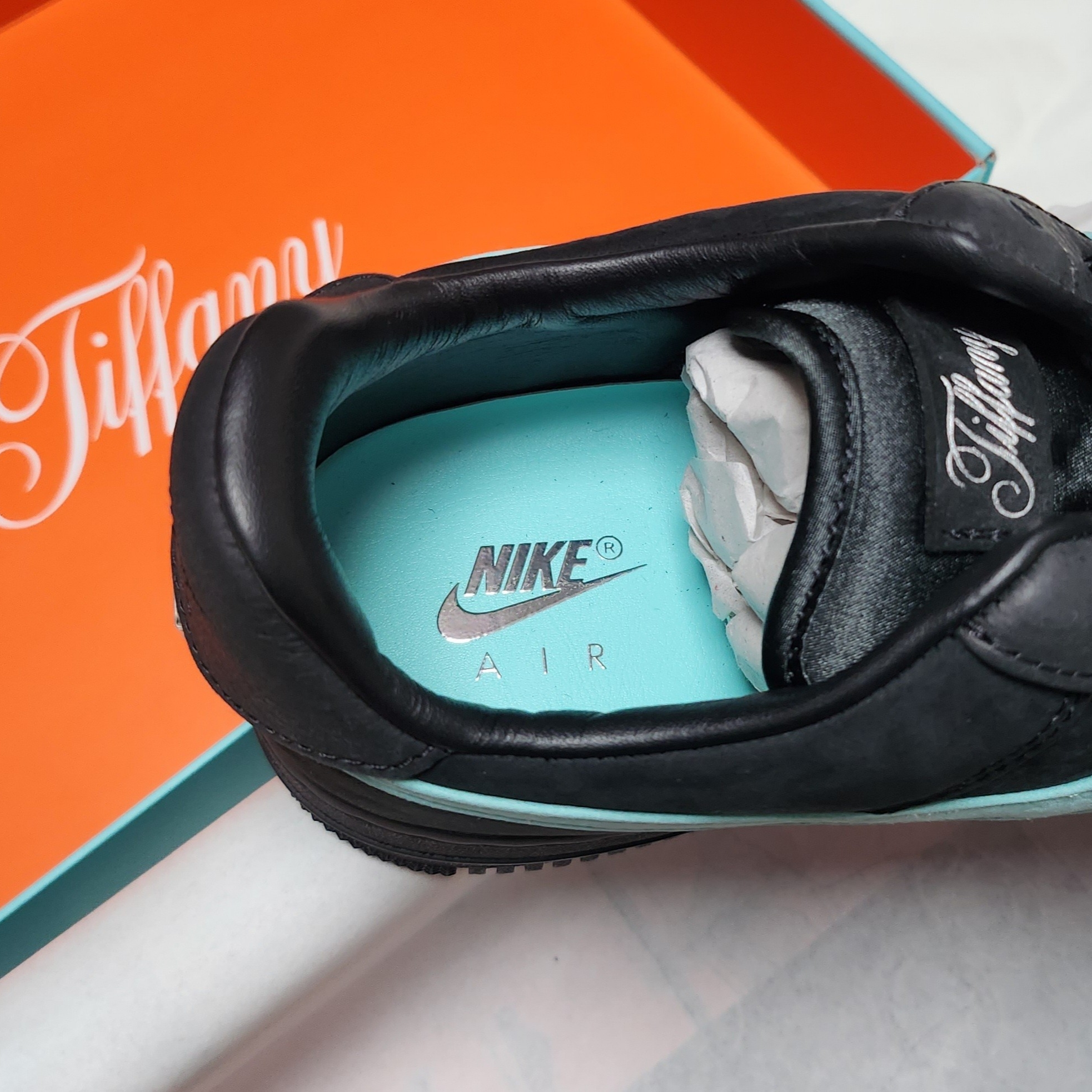 Nike x Tiffany & Co. Air Force 1 Low SP 1837 착용 스타일 - 2