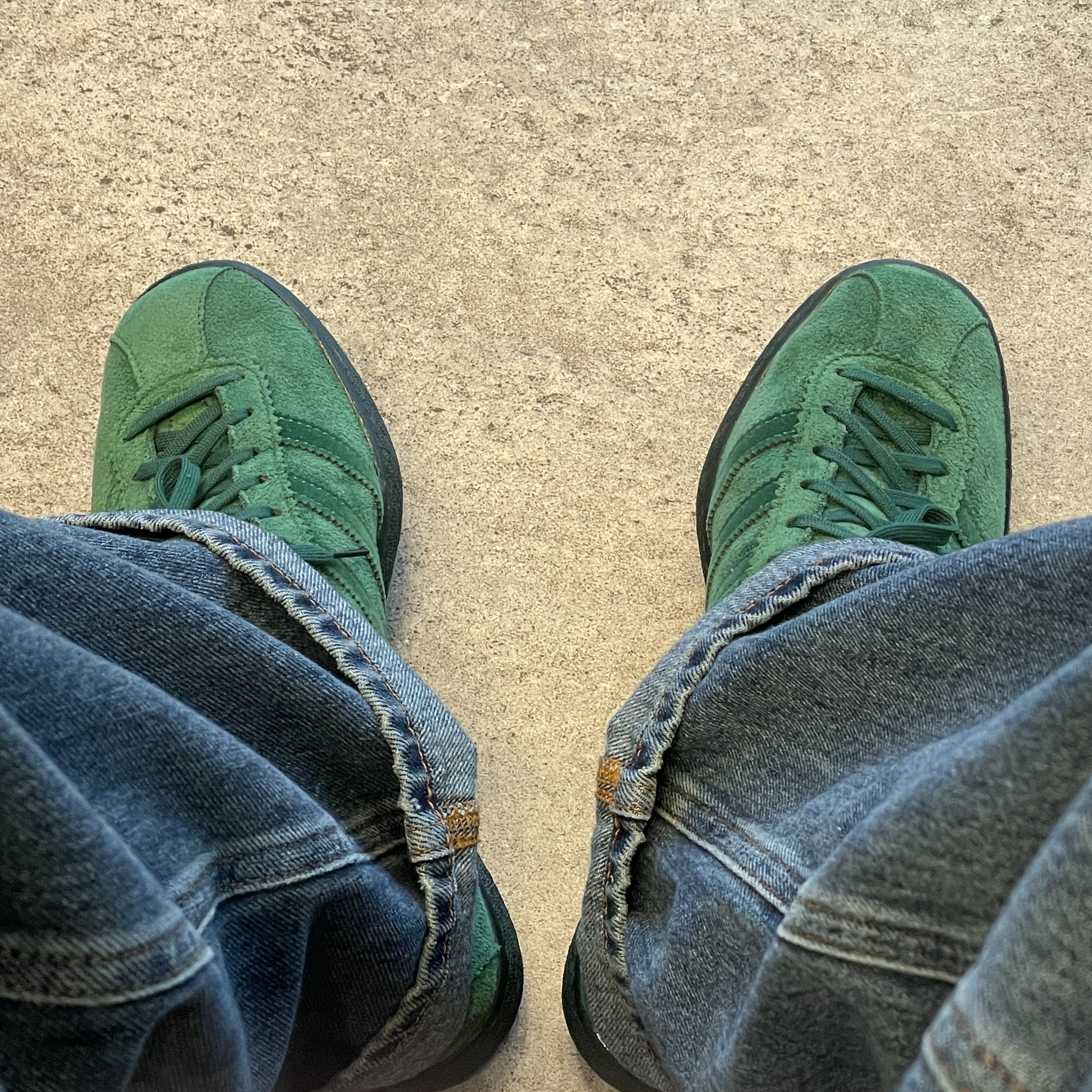 Adidas Tobacco Gruen Dark Green 착용 스타일