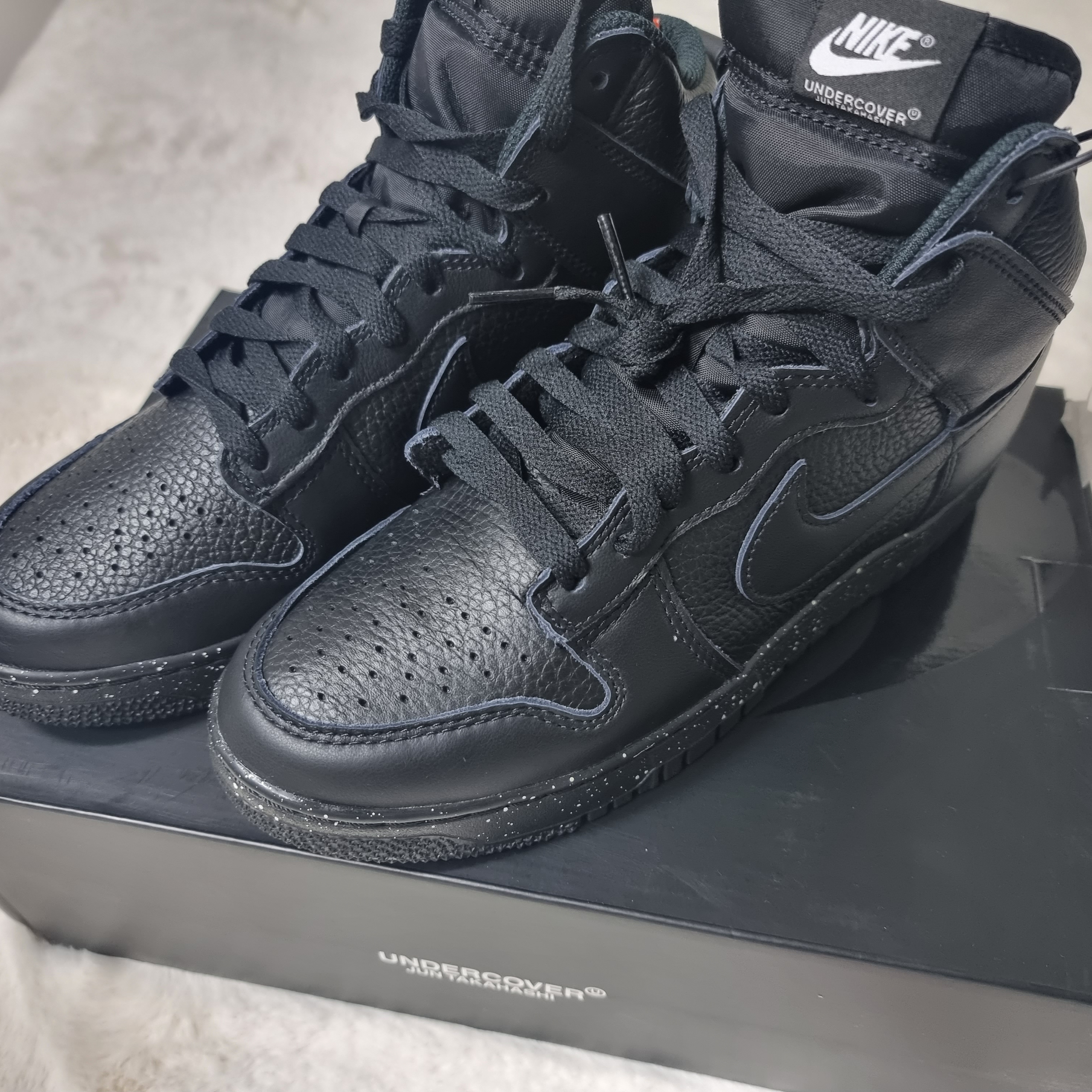 Nike x Undercover Dunk High 1985 Black 착용 스타일 - 1