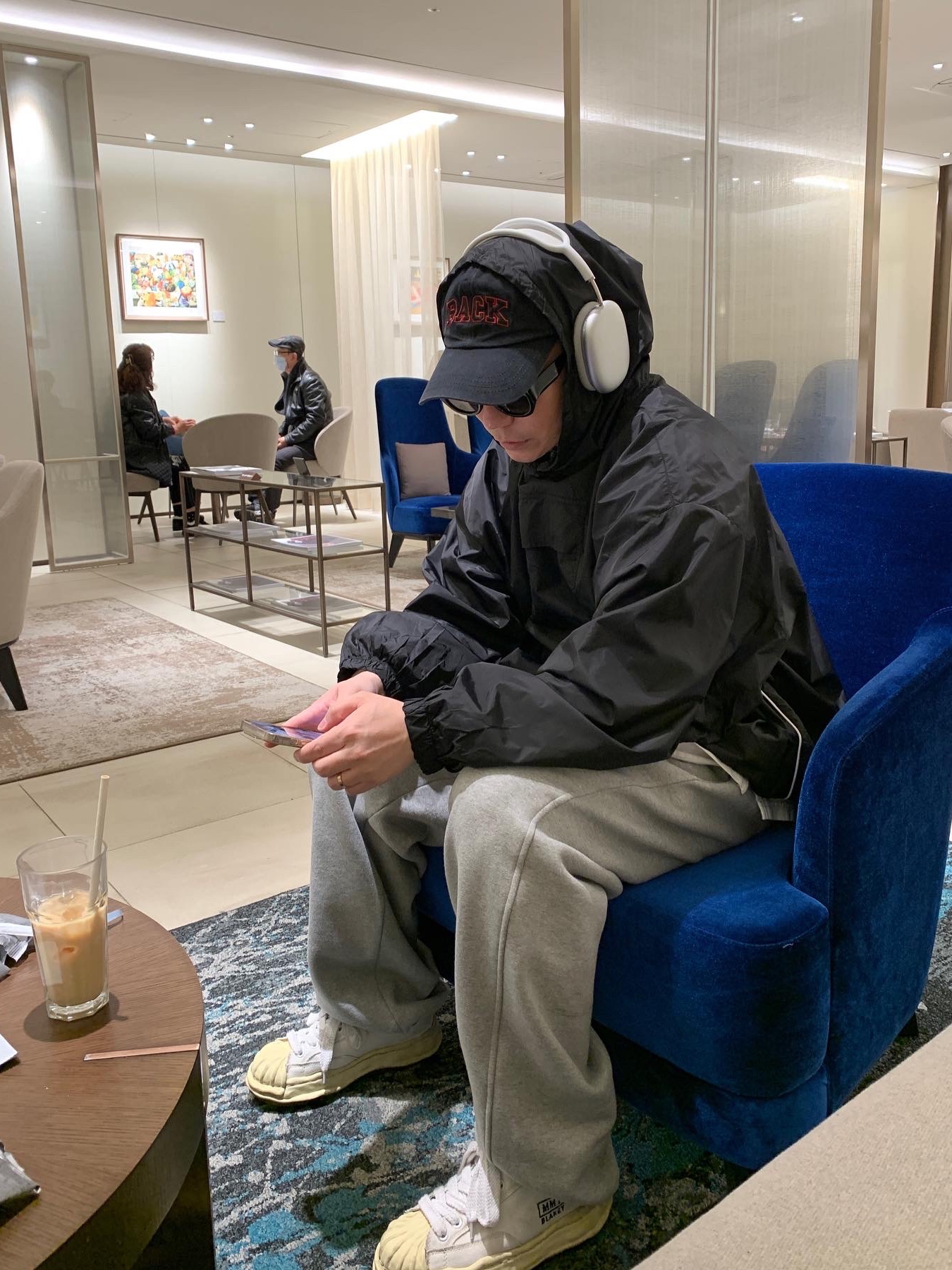 Maison Mihara Yasuhiro Blakey VL OG Sole Canvas Low-top Sneakers White, Apple AirPods Max Lightning Silver (Korean Ver.) 착용 스타일 - 2