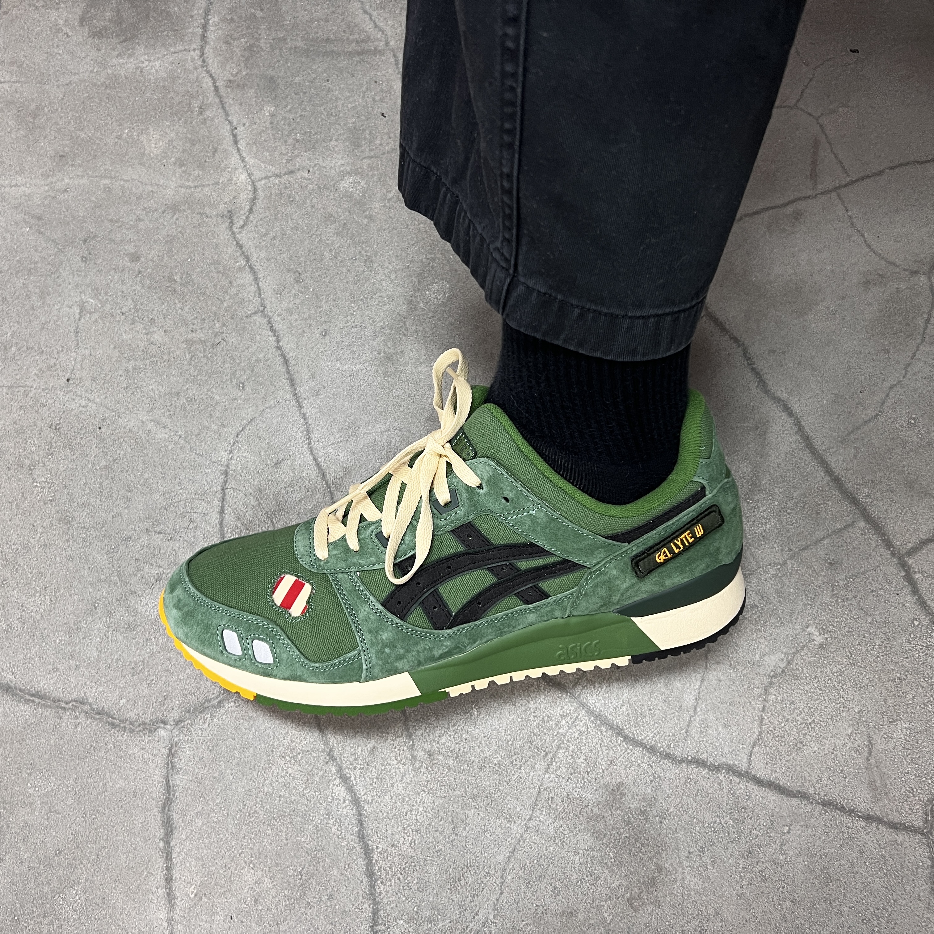 Asics x Sneakers Politics Gel-Lyte III OG Courtyard Black 착용 스타일