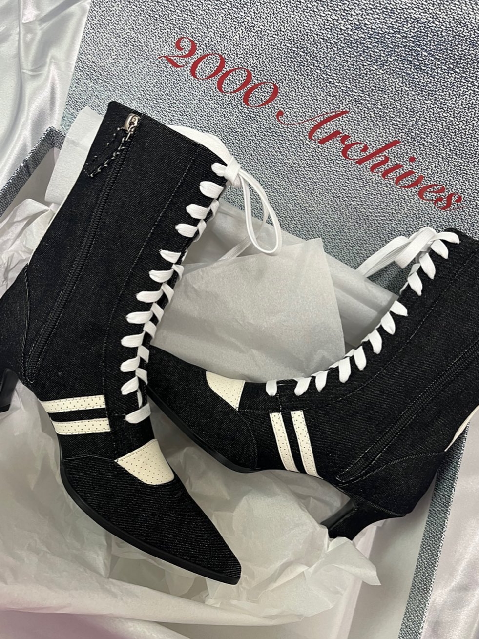 2000Archives No.2 Denim Heeled Boots Black Denim 착용 스타일