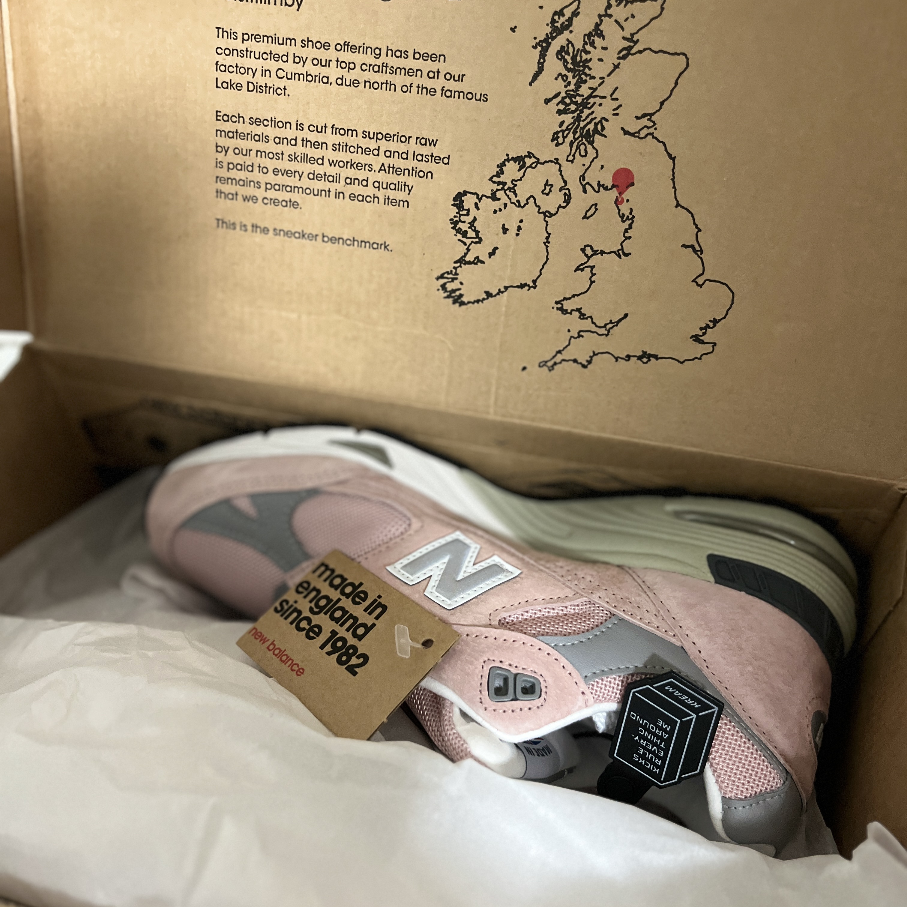 (W) New Balance 991 Made in UK Shy Pink 착용 스타일