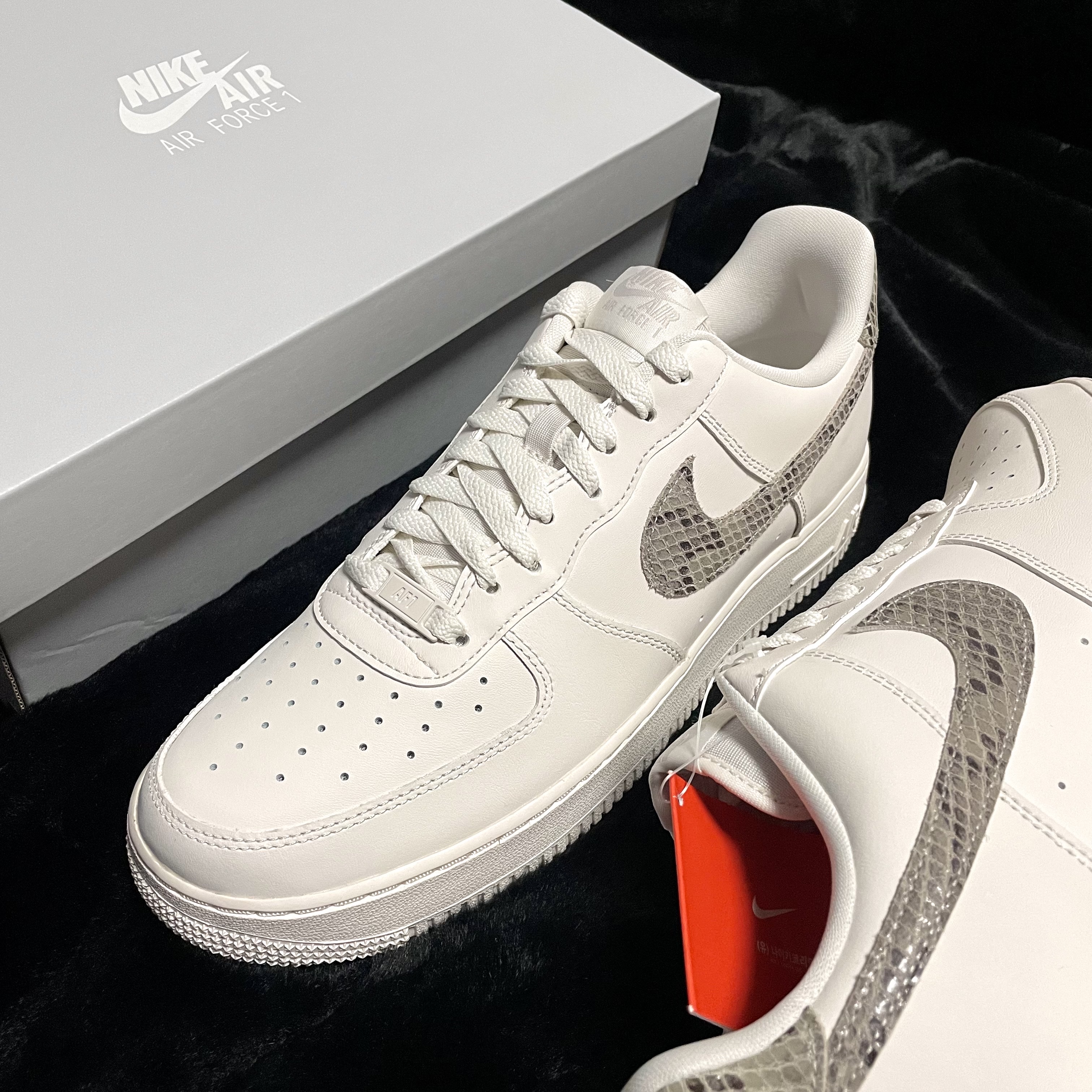 (W) Nike Air Force 1 '07 Phantom Light Iron Ore 착용 스타일