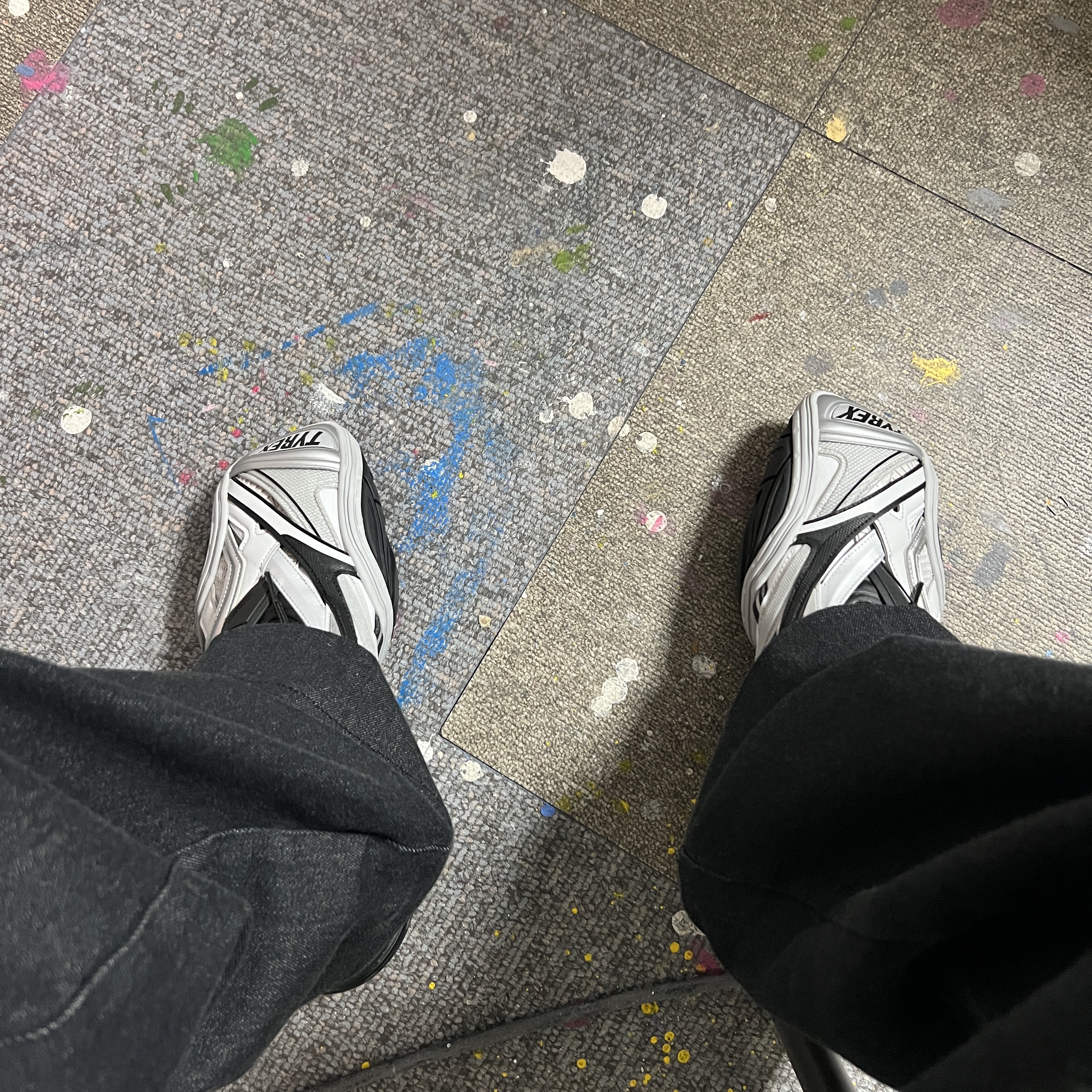 Balenciaga Tyrex Sneakers Black Grey 착용 스타일