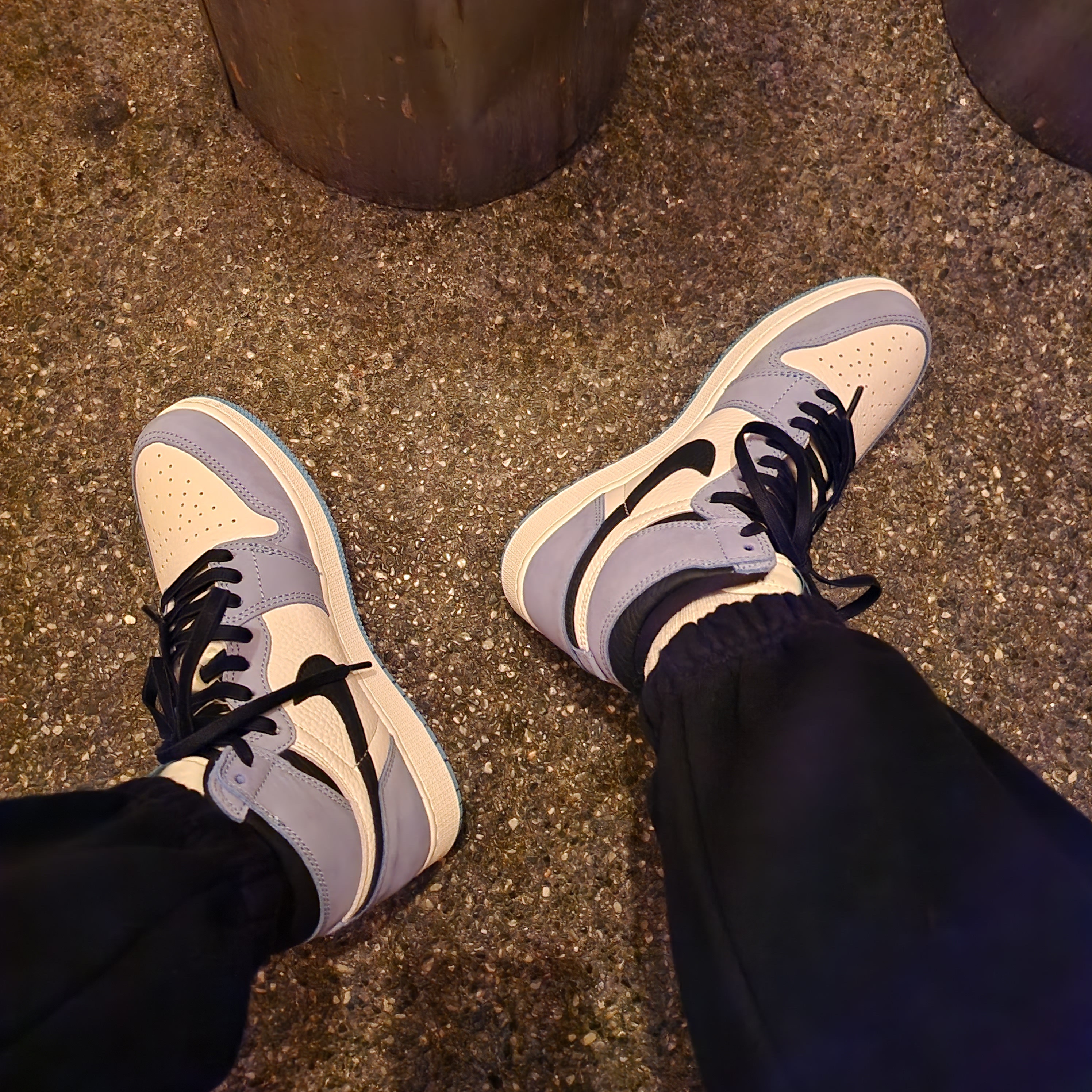 (GS) Jordan 1 Retro High OG University Blue 착용 스타일 - 3
