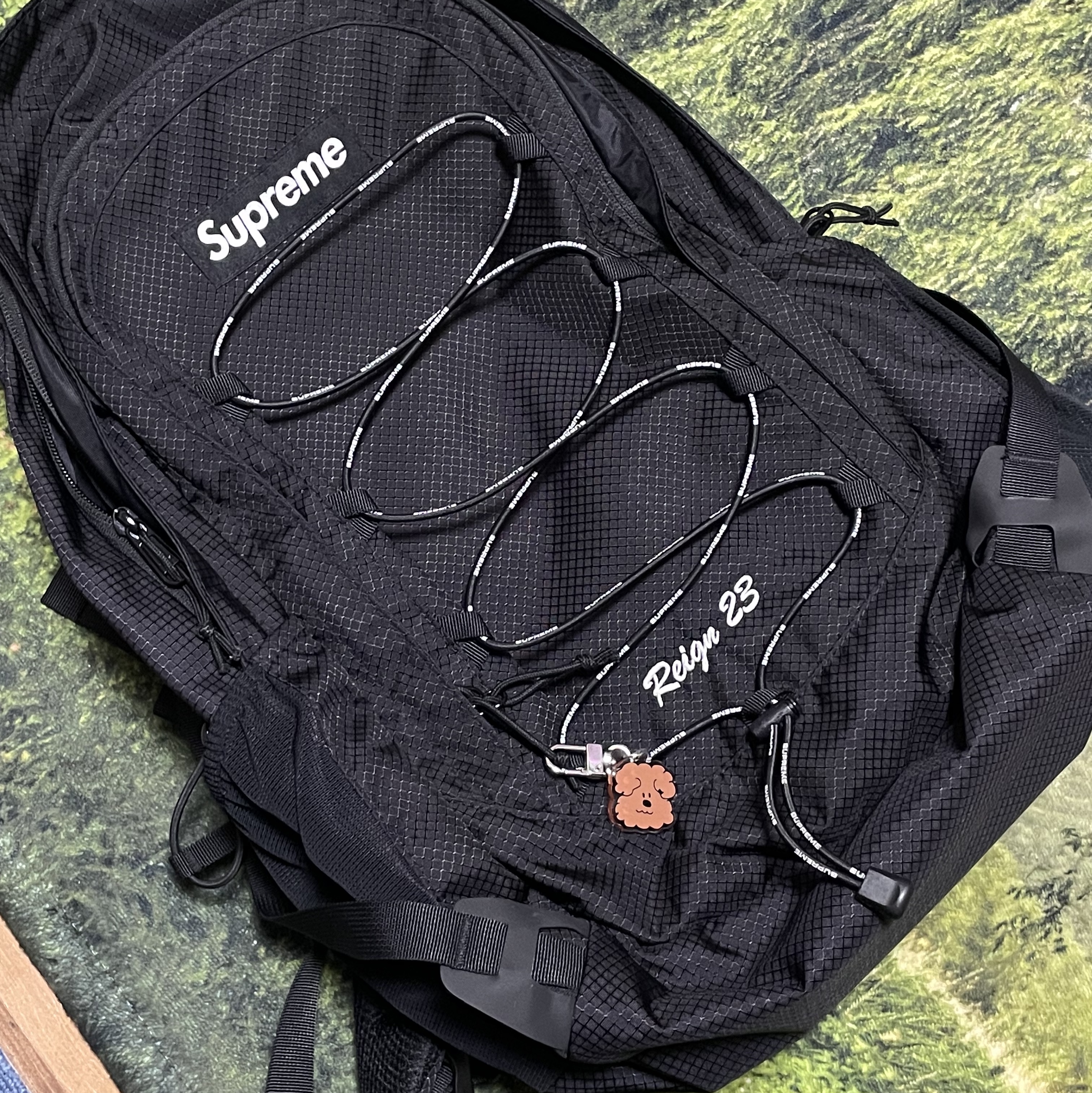 Supreme Backpack Black - 22SS 착용 스타일 - 1
