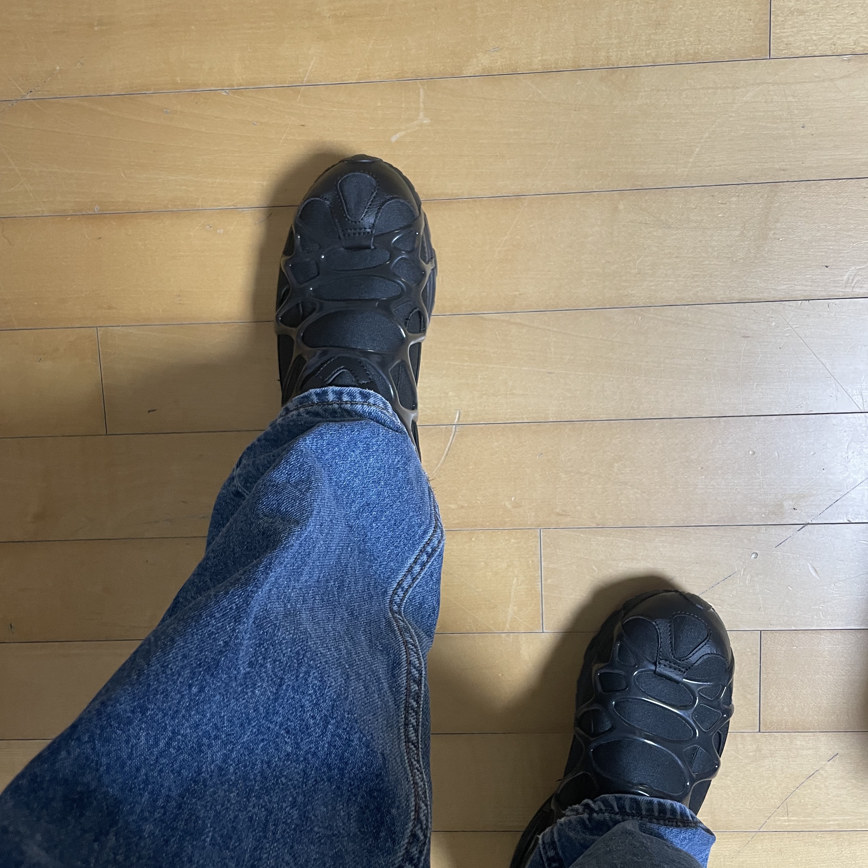 Nike Air Kukini Triple Black 착용 스타일