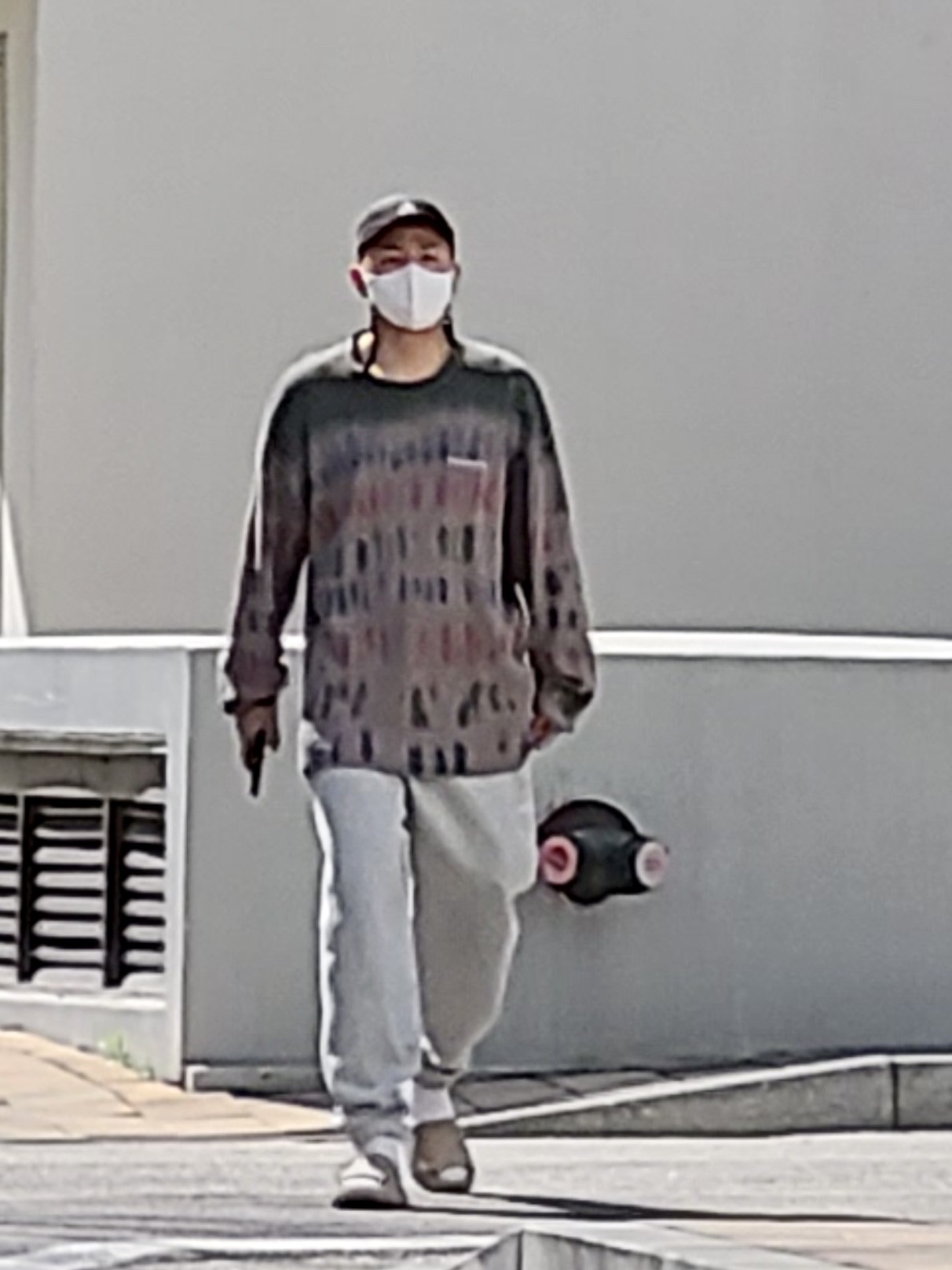 Nike NRG ACG Tailwind Cap Black, Nike NRG Swoosh Logo Pants Grey Heather 착용 스타일