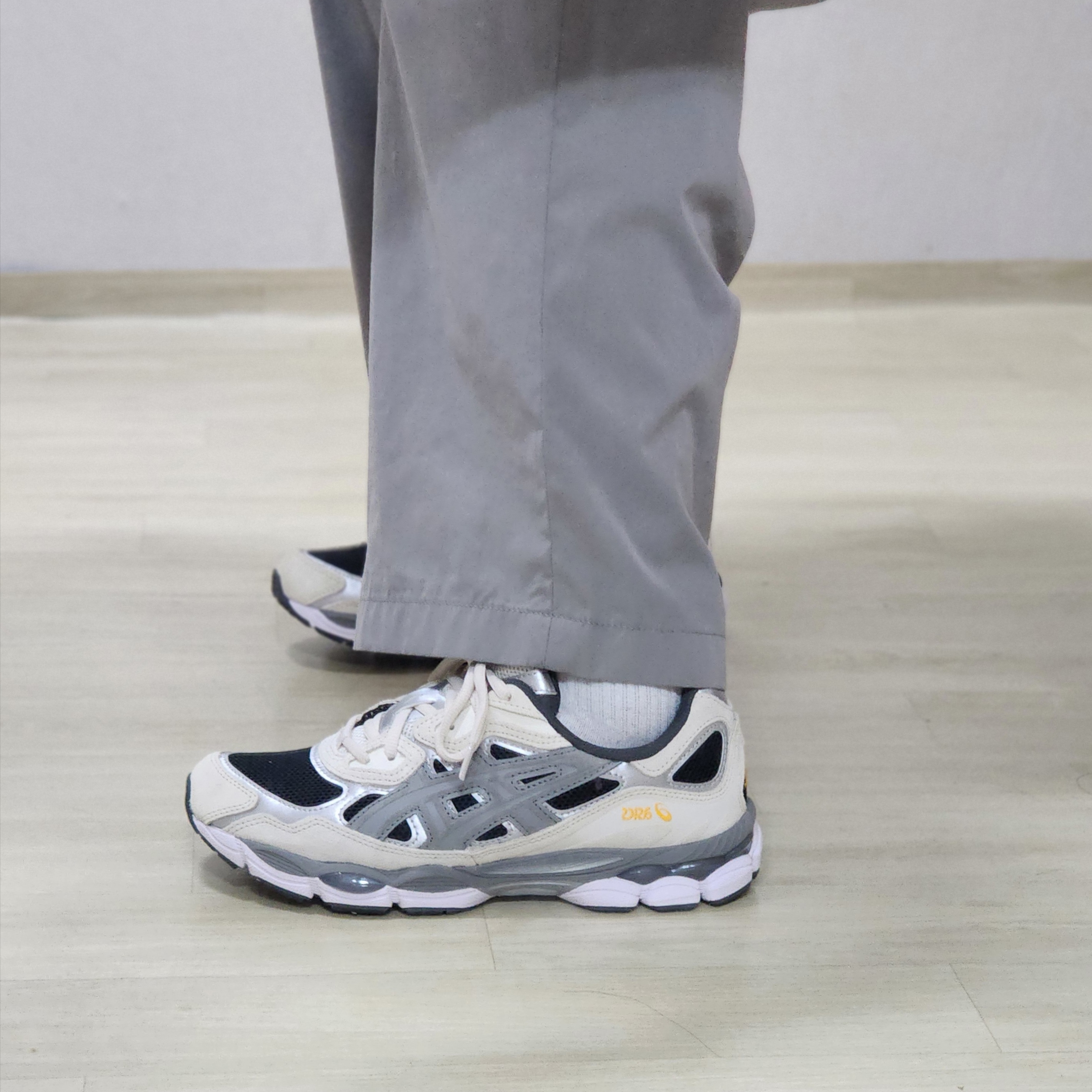 Asics Gel-NYC Black Clay Grey 착용 스타일