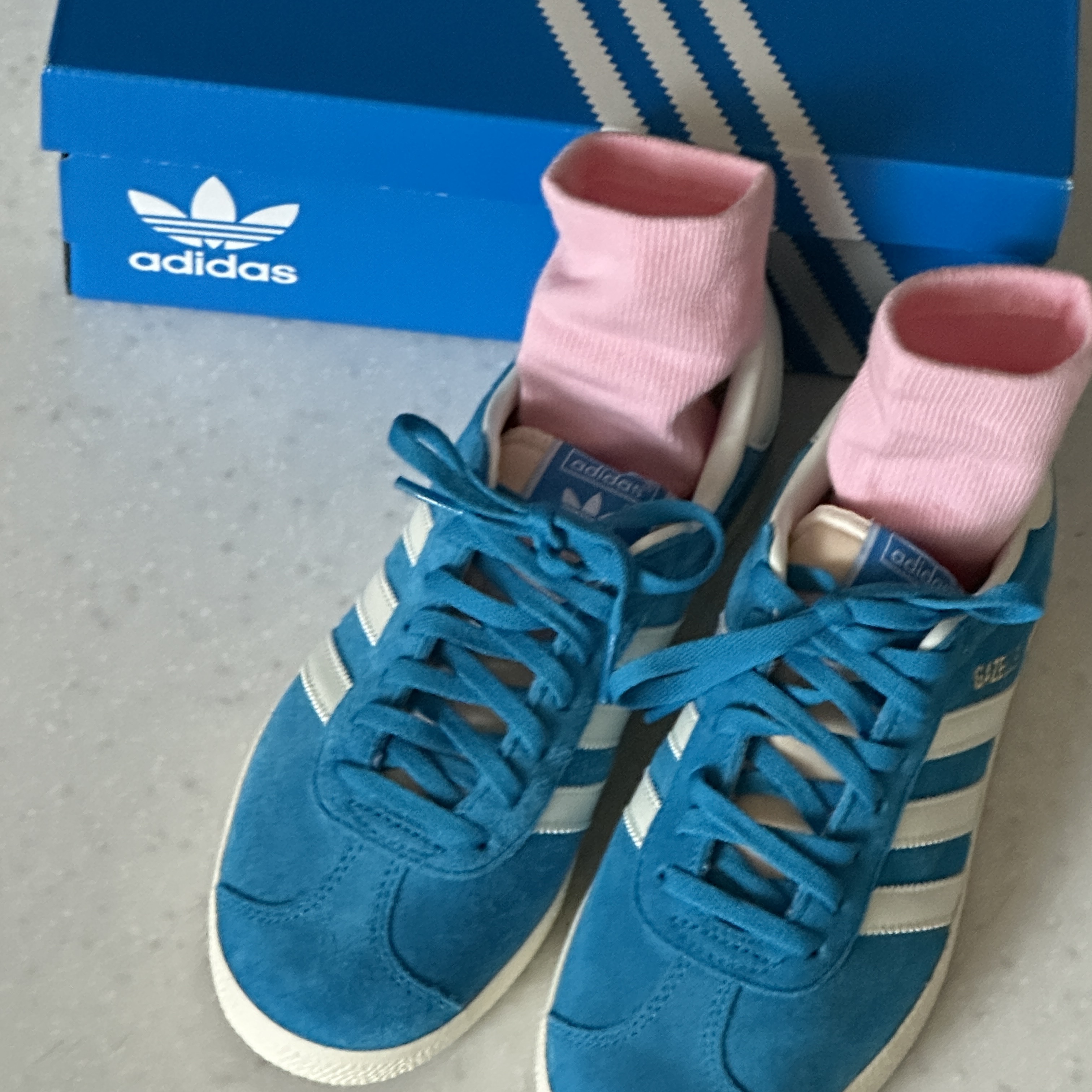 Adidas Gazelle Bold Aqua Off White 착용 스타일