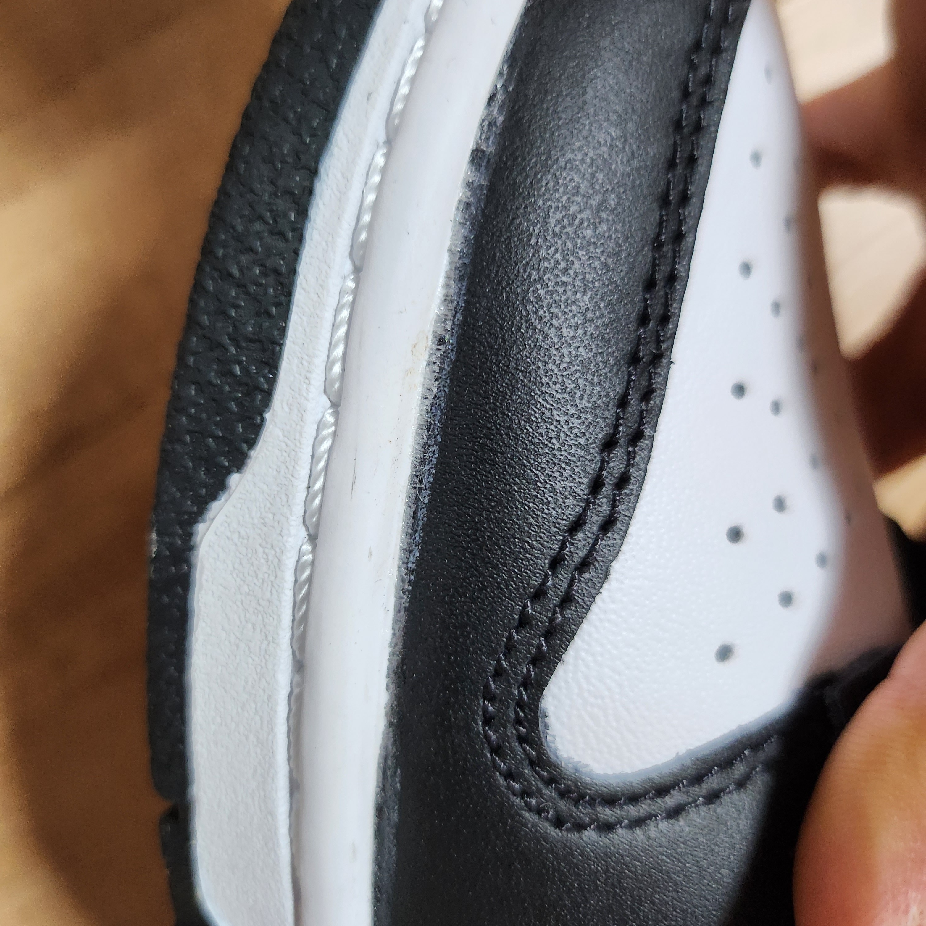 Nike Dunk Low Retro Black 착용 스타일 - 2