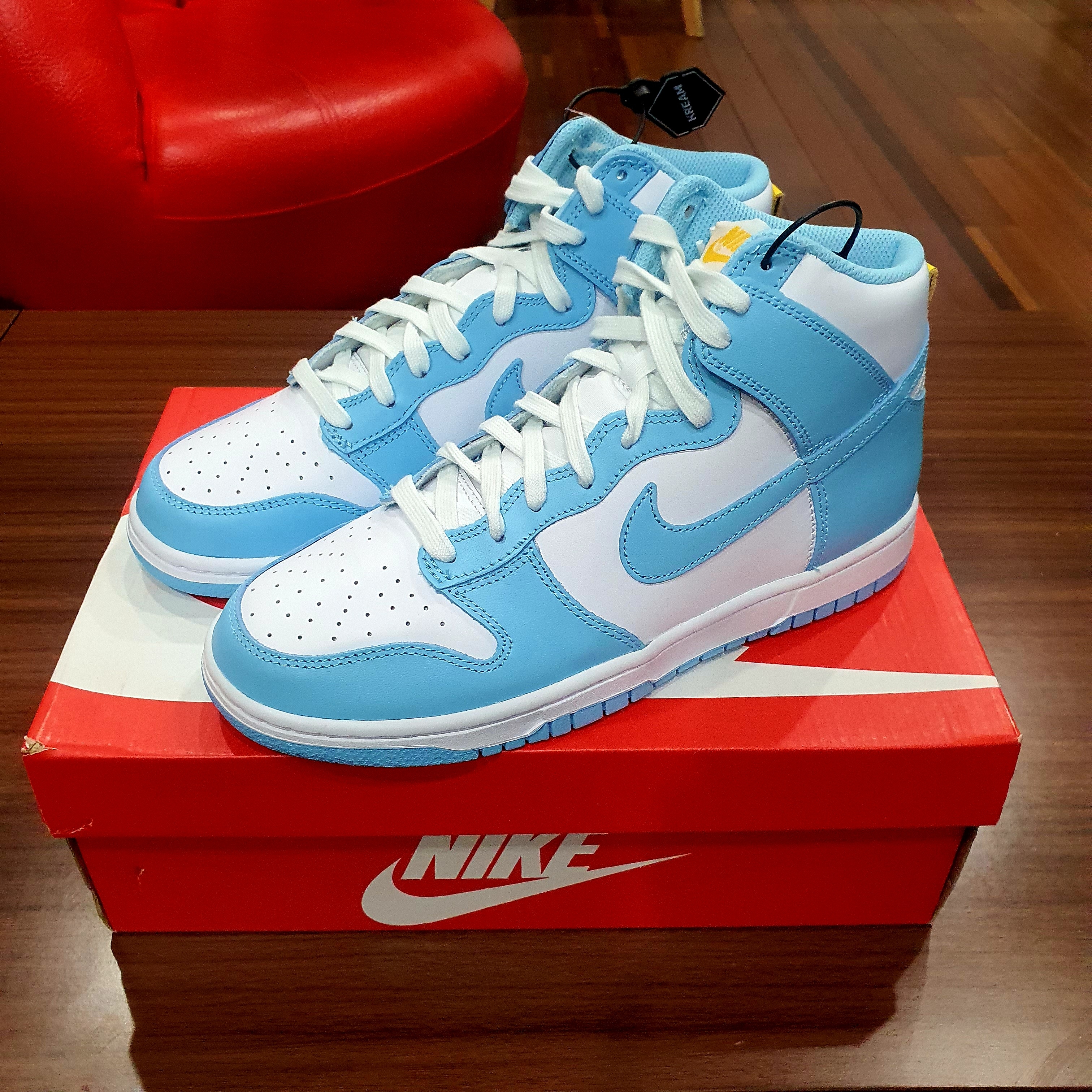 Nike Dunk High Retro Blue Chill 착용 스타일