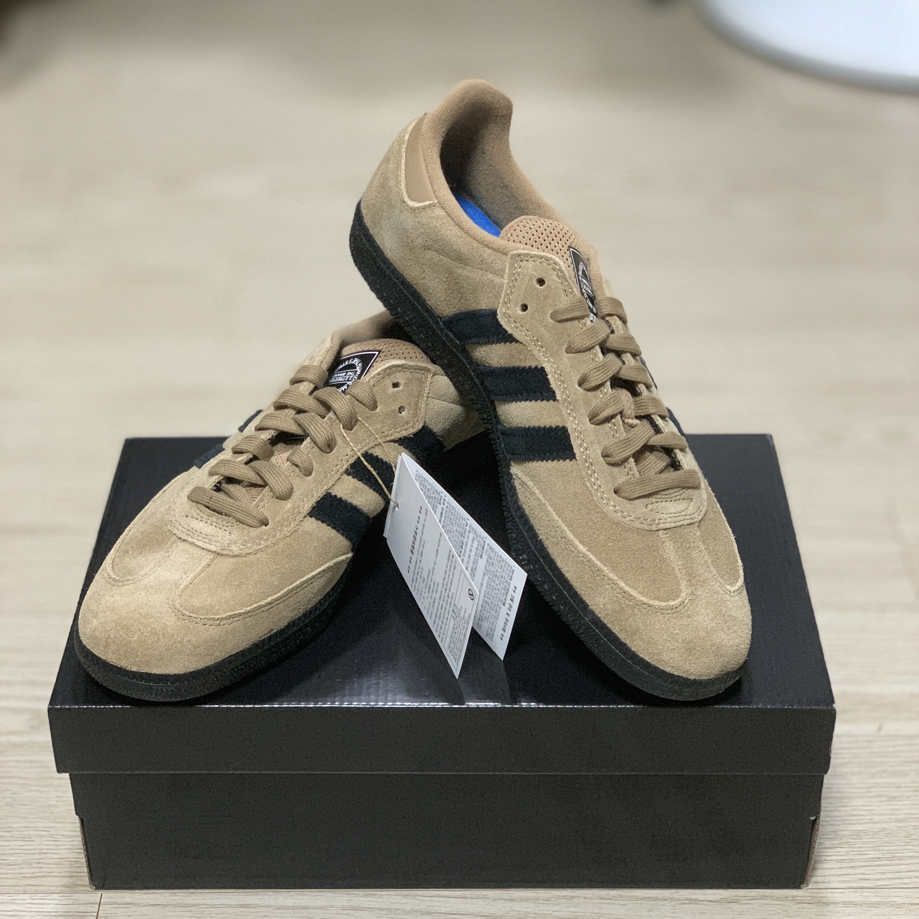 Adidas Samba ADV Cardboard 착용 스타일 - 1
