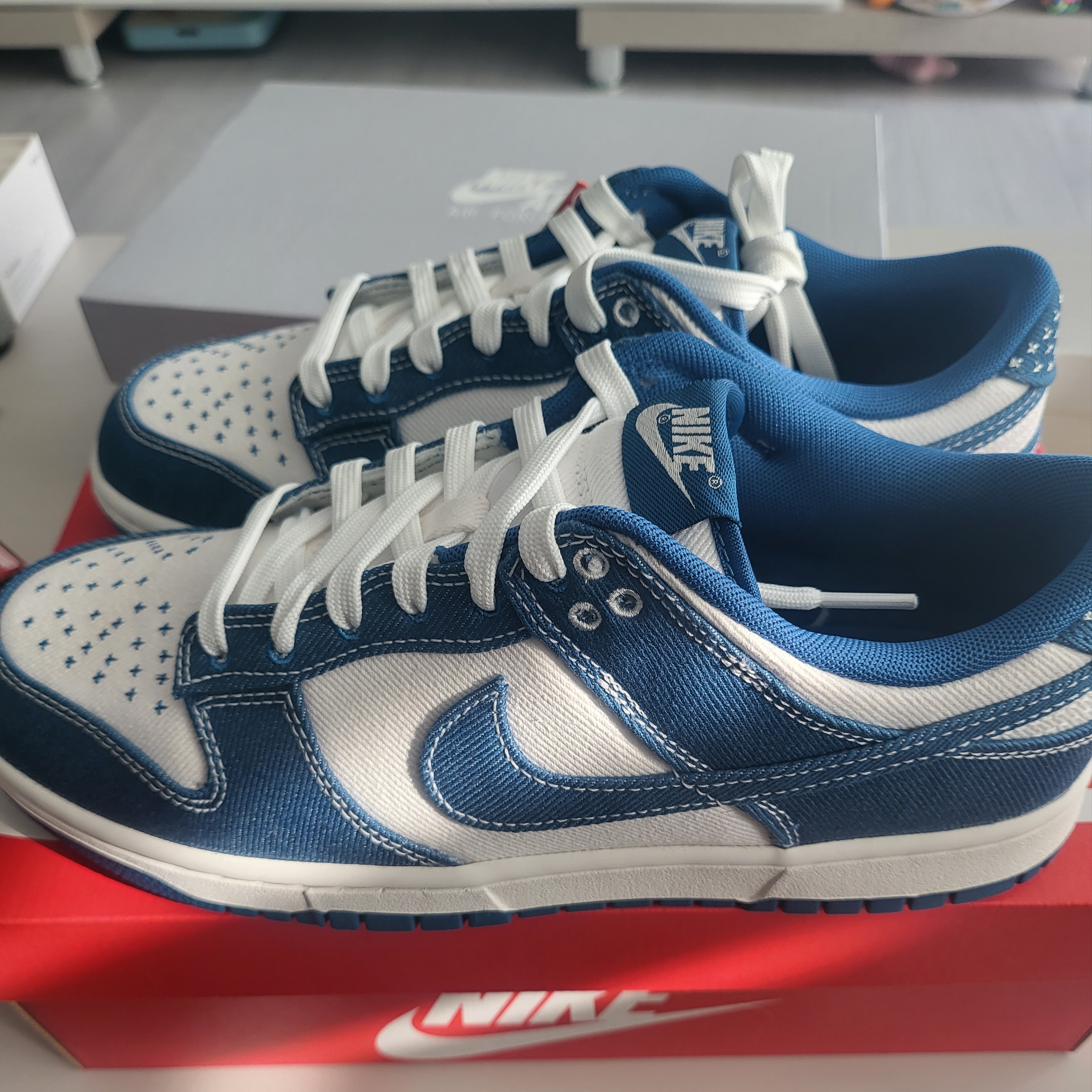 Nike Dunk Low Retro SE Industrial Blue 착용 스타일